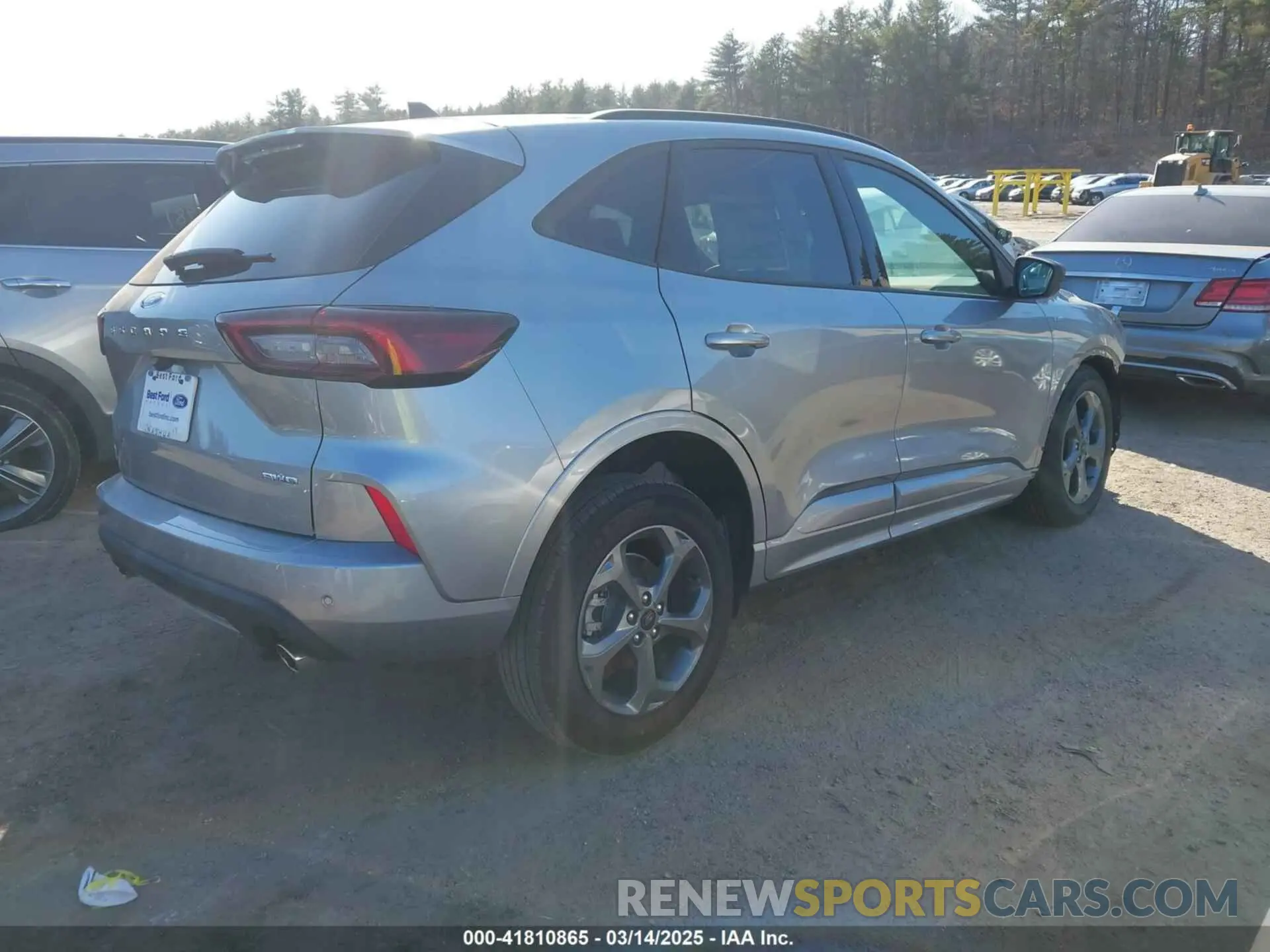 4 Photograph of a damaged car 1FMCU9MN8RUA10143 FORD ESCAPE 2024