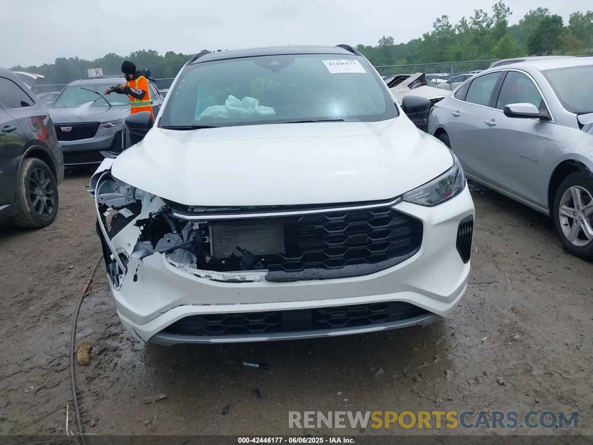 13 Photograph of a damaged car 1FMCU9MN8RUB13014 FORD ESCAPE 2024