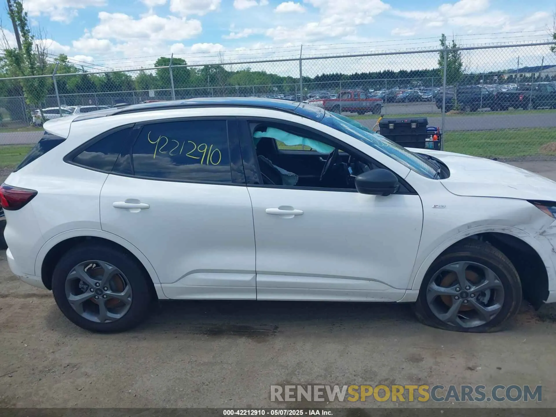 12 Photograph of a damaged car 1FMCU9MN9RUA48528 FORD ESCAPE 2024