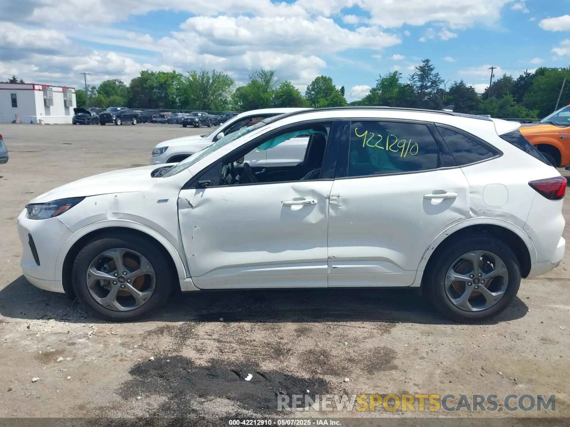 13 Photograph of a damaged car 1FMCU9MN9RUA48528 FORD ESCAPE 2024