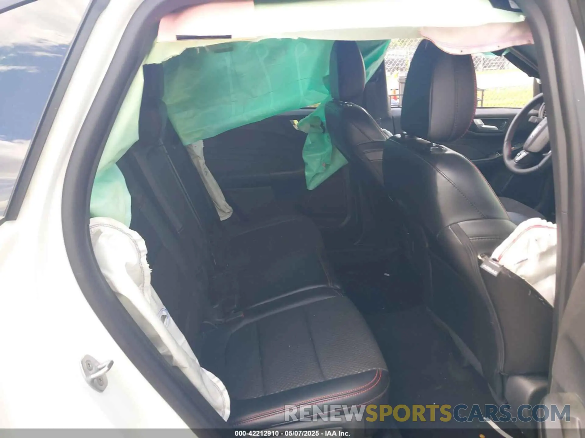 8 Photograph of a damaged car 1FMCU9MN9RUA48528 FORD ESCAPE 2024