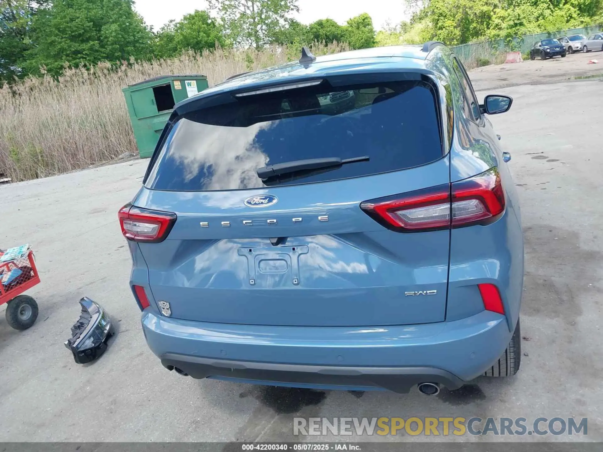 17 Photograph of a damaged car 1FMCU9MN9RUA50375 FORD ESCAPE 2024