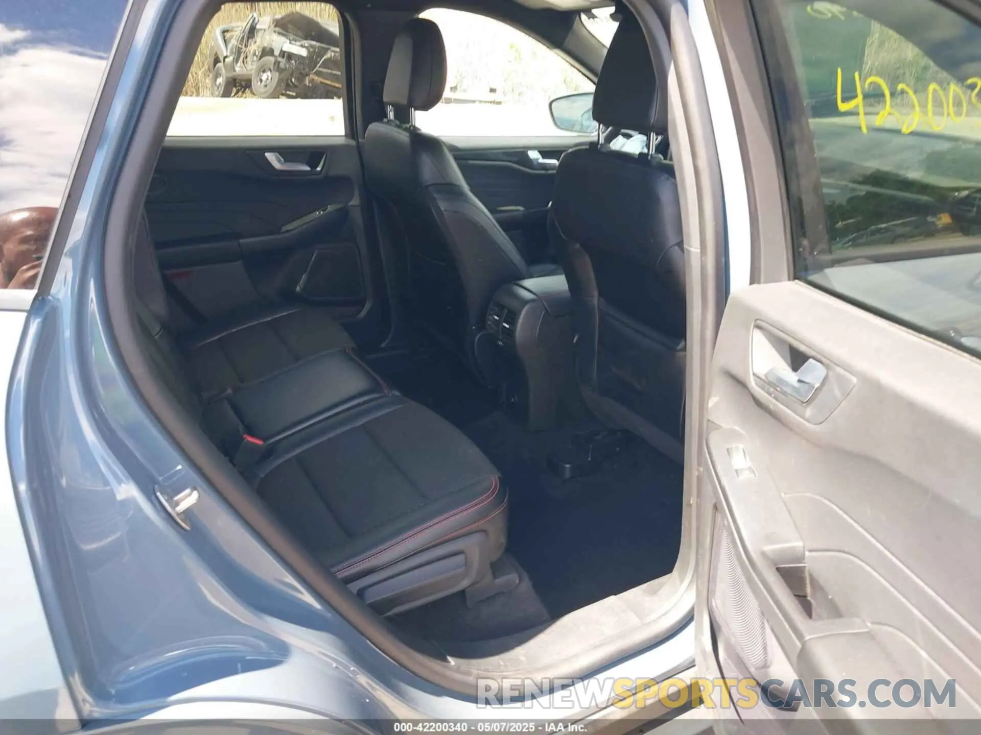 8 Photograph of a damaged car 1FMCU9MN9RUA50375 FORD ESCAPE 2024