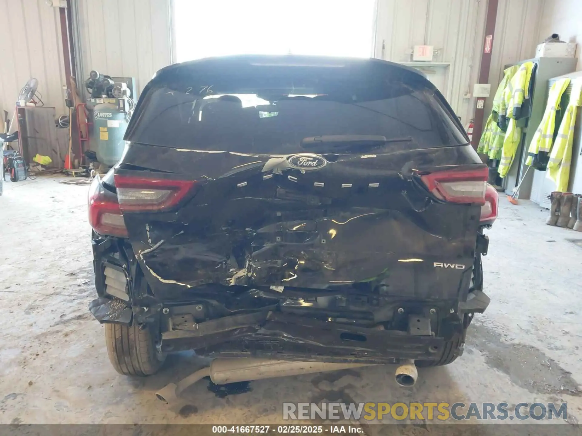 16 Photograph of a damaged car 1FMCU9MNXRUB60884 FORD ESCAPE 2024
