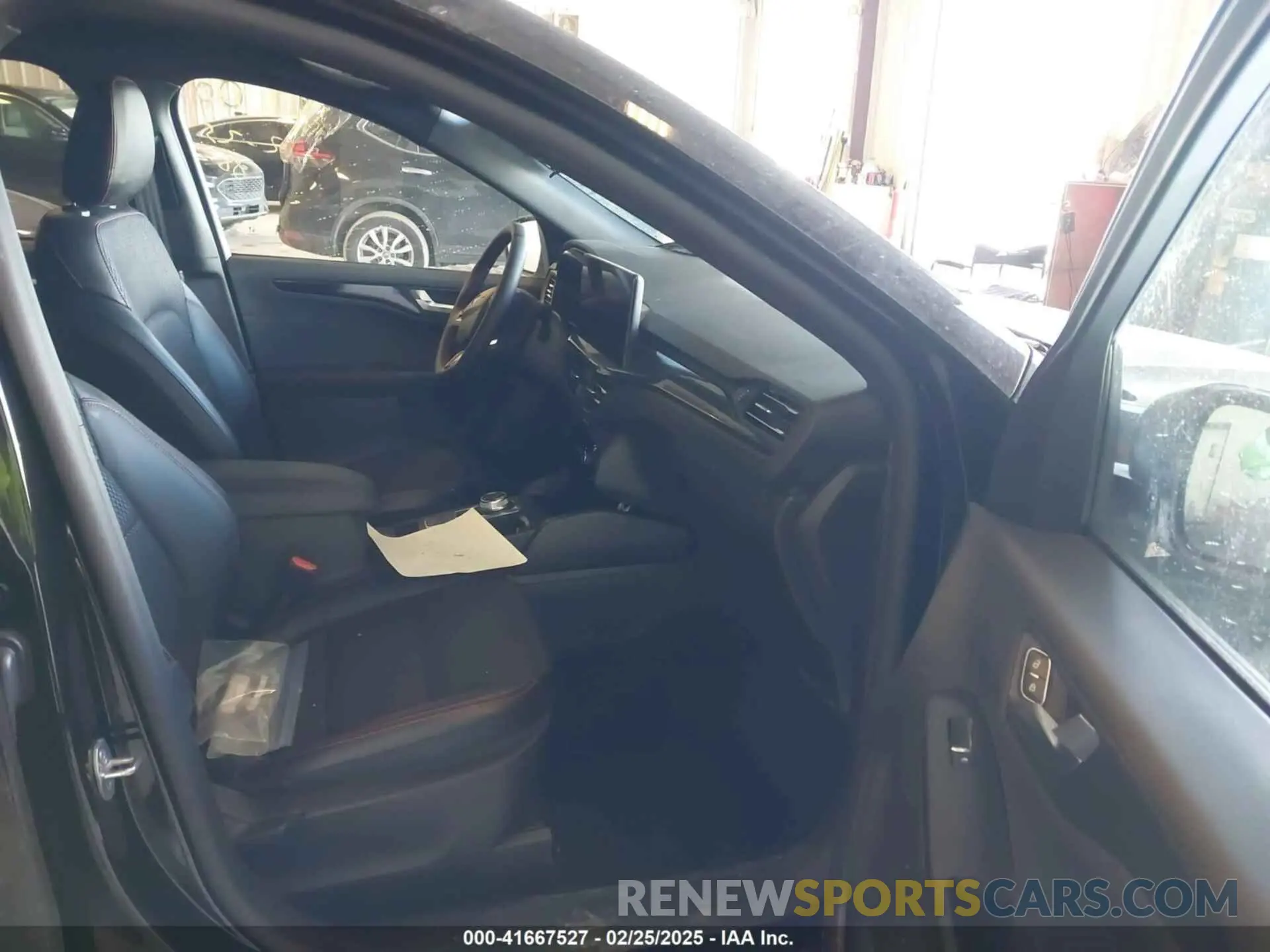5 Photograph of a damaged car 1FMCU9MNXRUB60884 FORD ESCAPE 2024