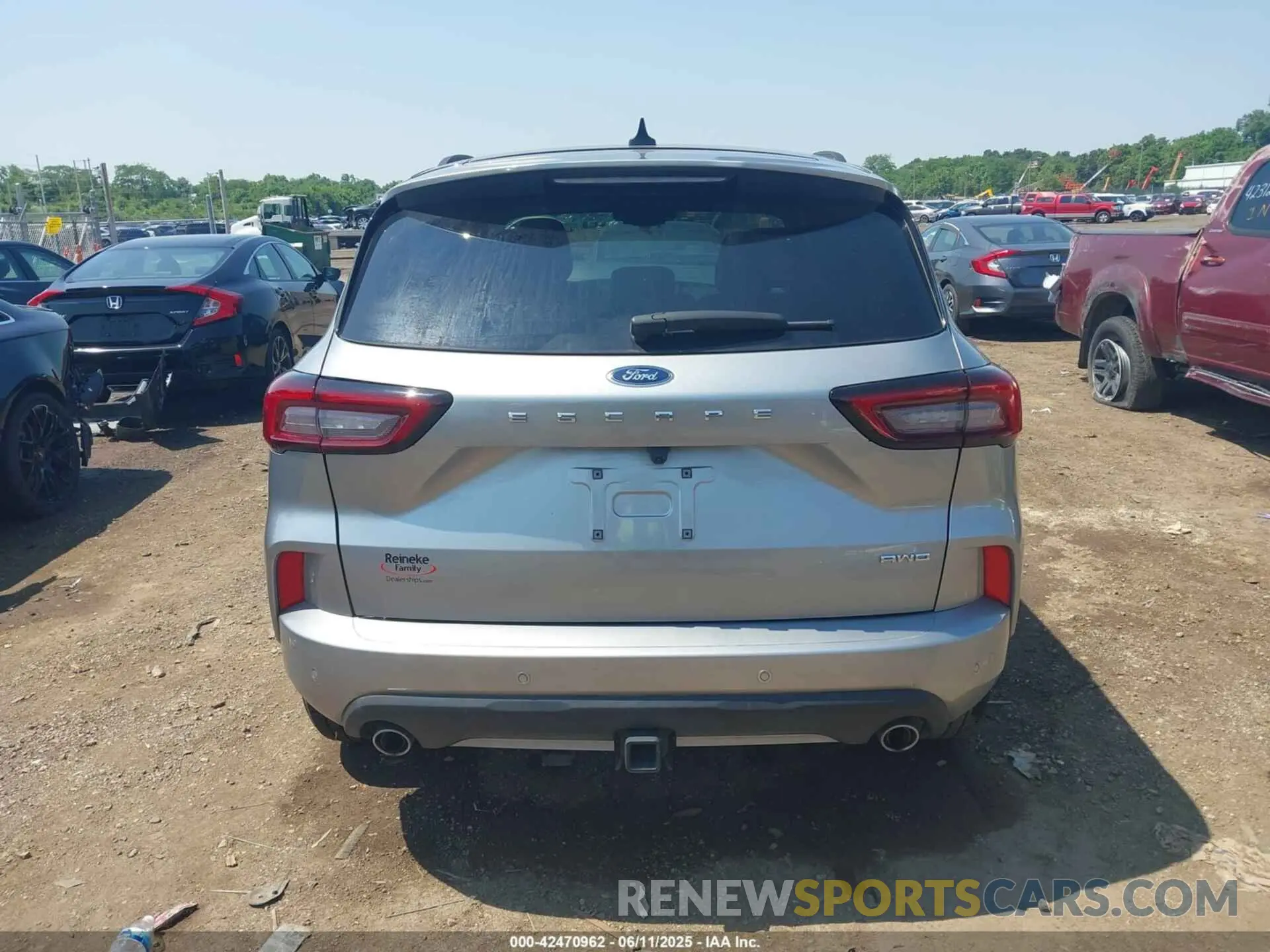17 Photograph of a damaged car 1FMCU9NA3RUA07808 FORD ESCAPE 2024