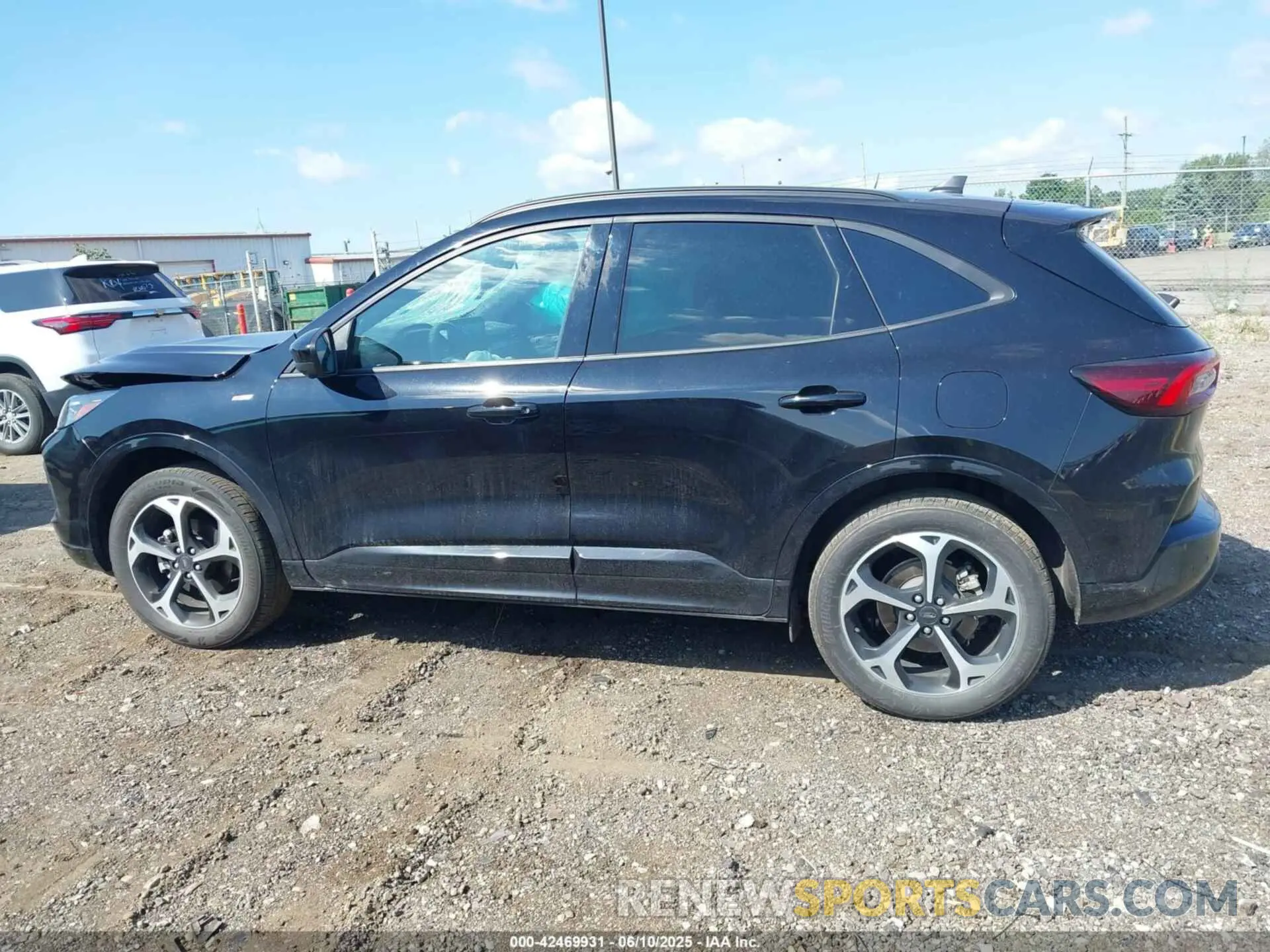 14 Photograph of a damaged car 1FMCU9NA6RUA08984 FORD ESCAPE 2024