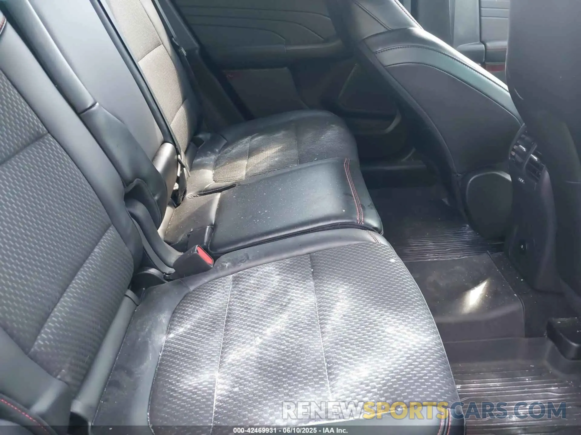 8 Photograph of a damaged car 1FMCU9NA6RUA08984 FORD ESCAPE 2024