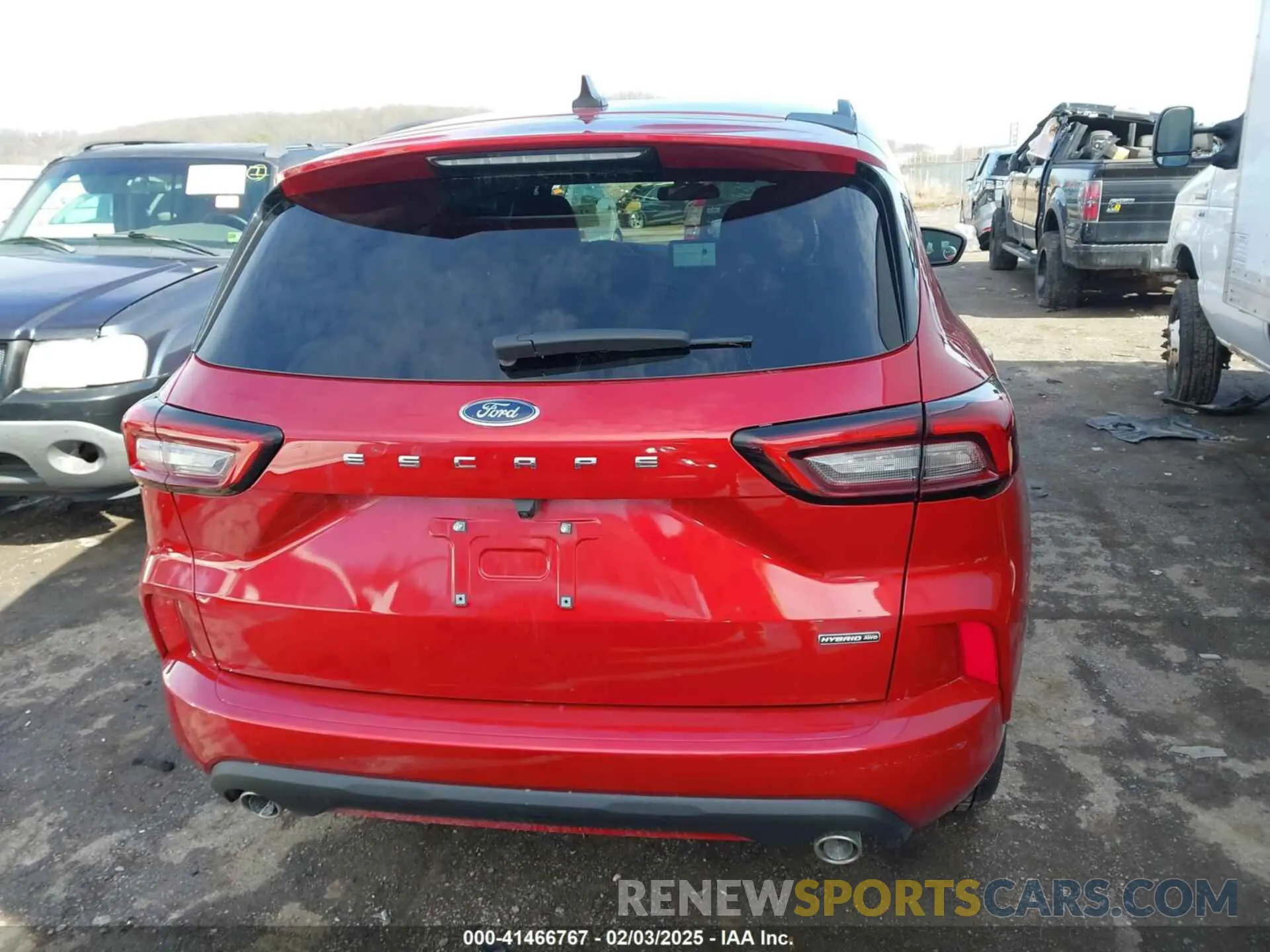 16 Photograph of a damaged car 1FMCU9NZ5RUB13747 FORD ESCAPE 2024