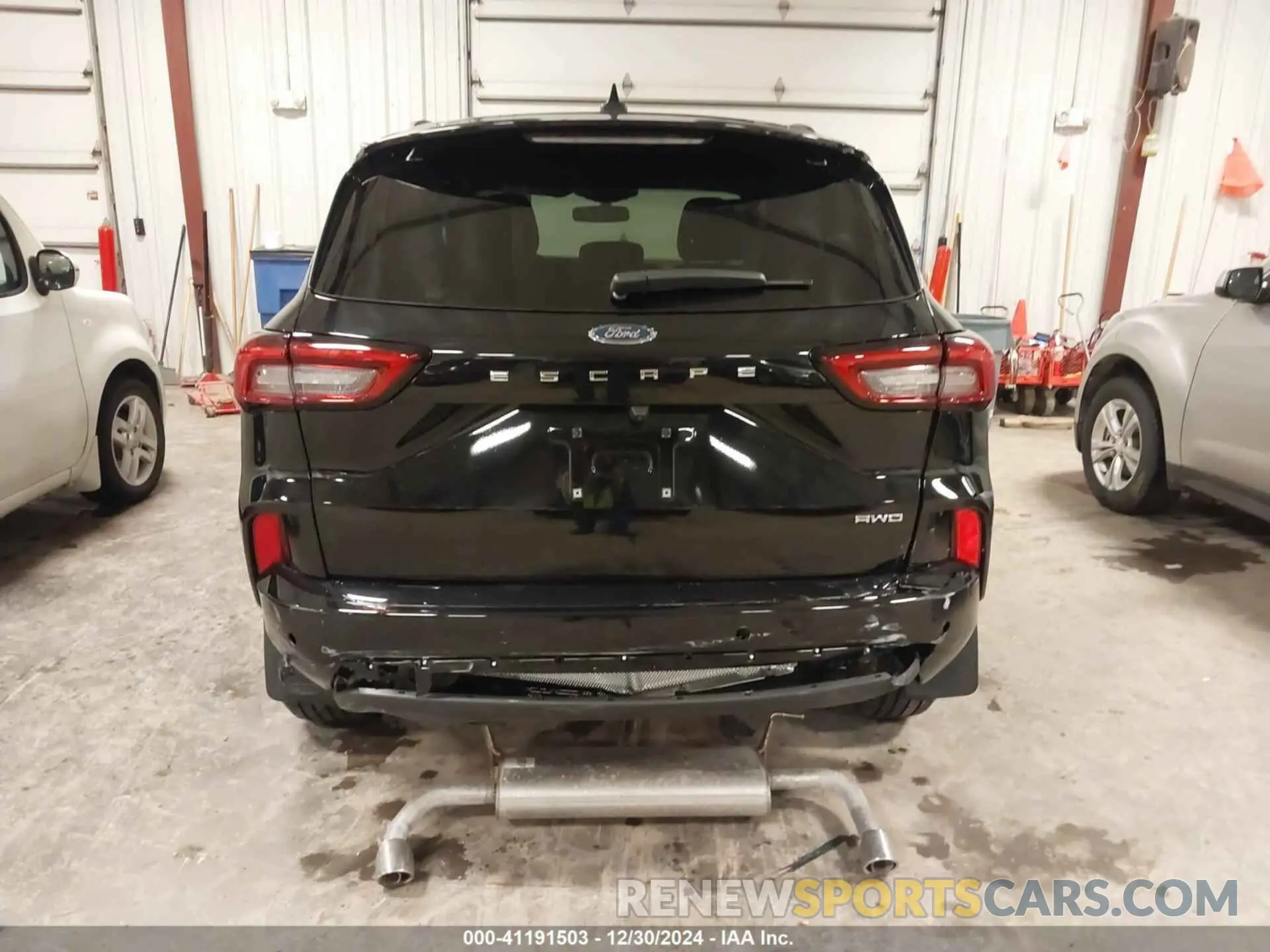 17 Photograph of a damaged car 1FMCU9PA5RUB48263 FORD ESCAPE 2024