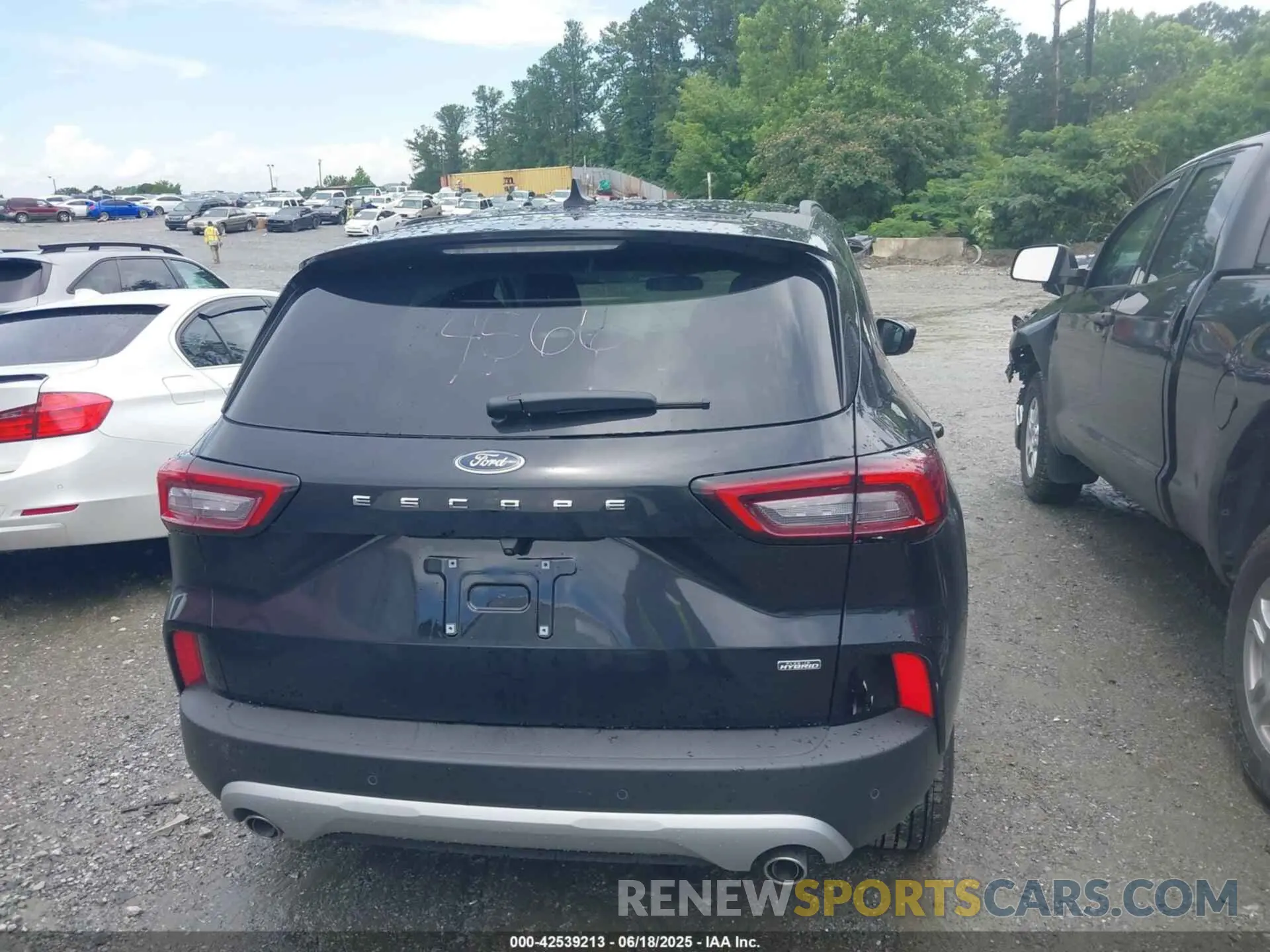 16 Photograph of a damaged car 1FMCU0E18SUA92419 FORD ESCAPE 2025