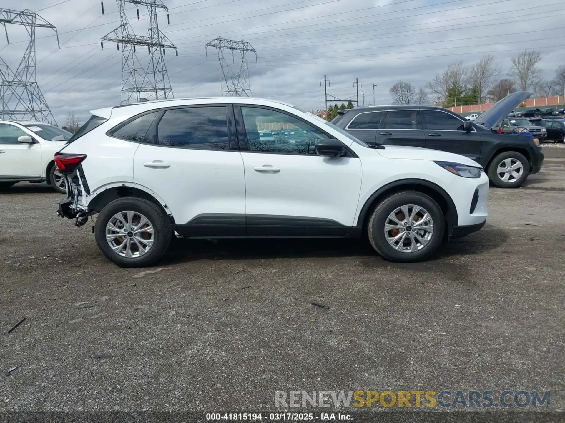 14 Photograph of a damaged car 1FMCU0GN0SUA19156 FORD ESCAPE 2025