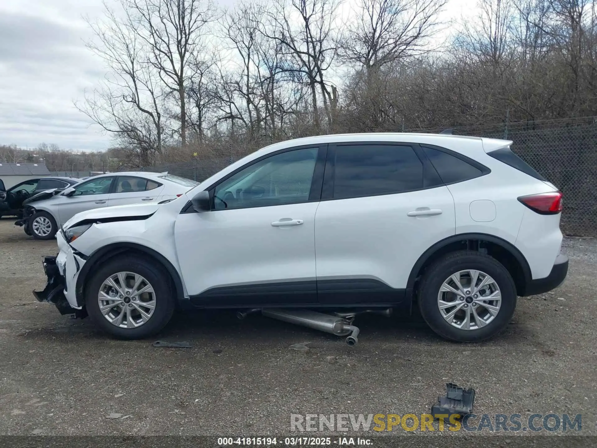 15 Photograph of a damaged car 1FMCU0GN0SUA19156 FORD ESCAPE 2025