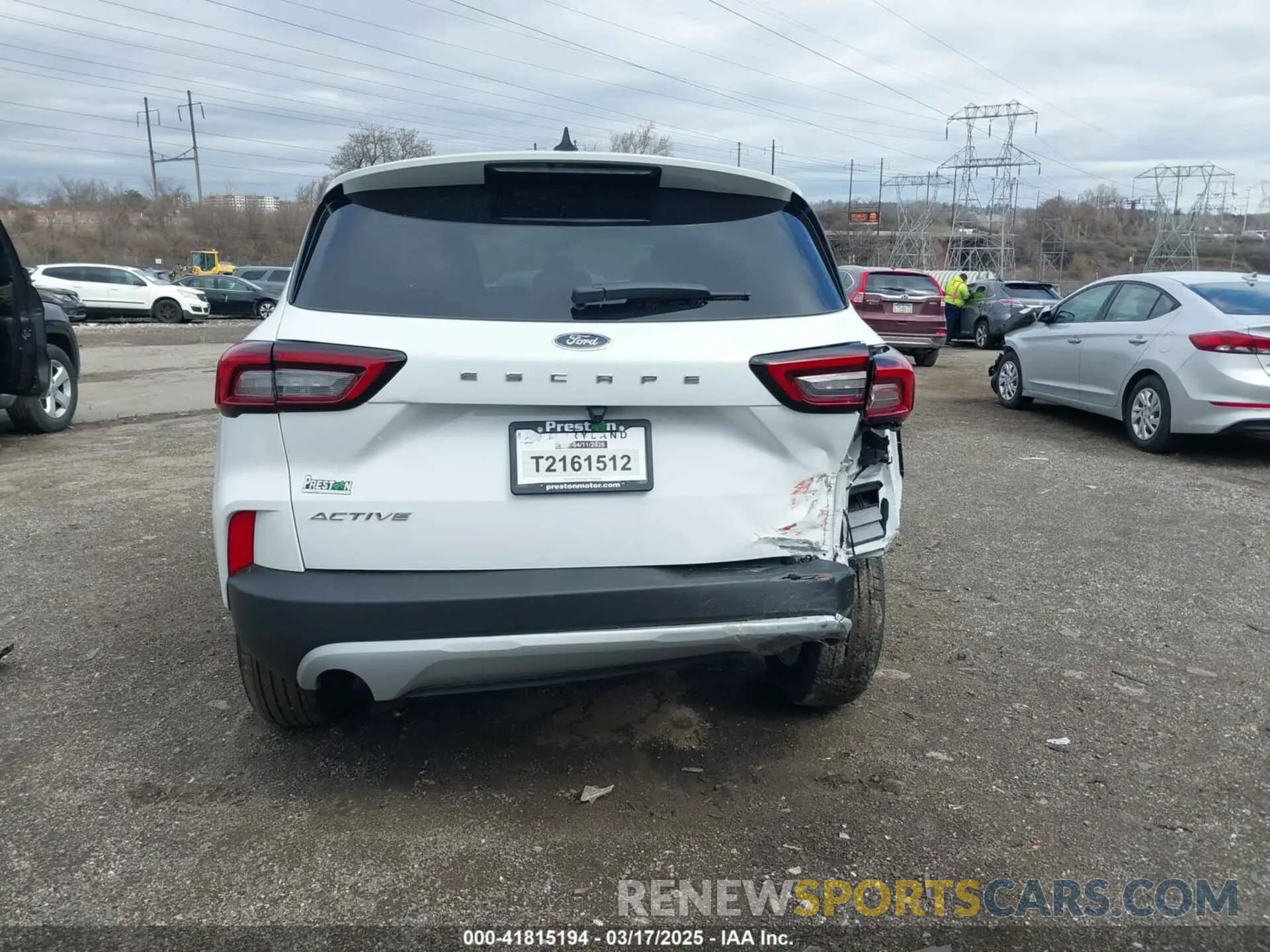 17 Photograph of a damaged car 1FMCU0GN0SUA19156 FORD ESCAPE 2025