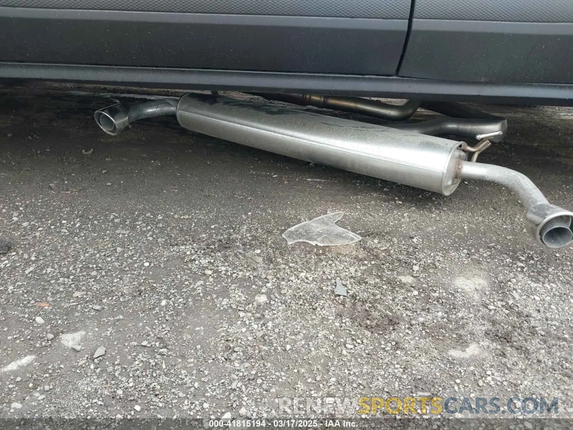 18 Photograph of a damaged car 1FMCU0GN0SUA19156 FORD ESCAPE 2025