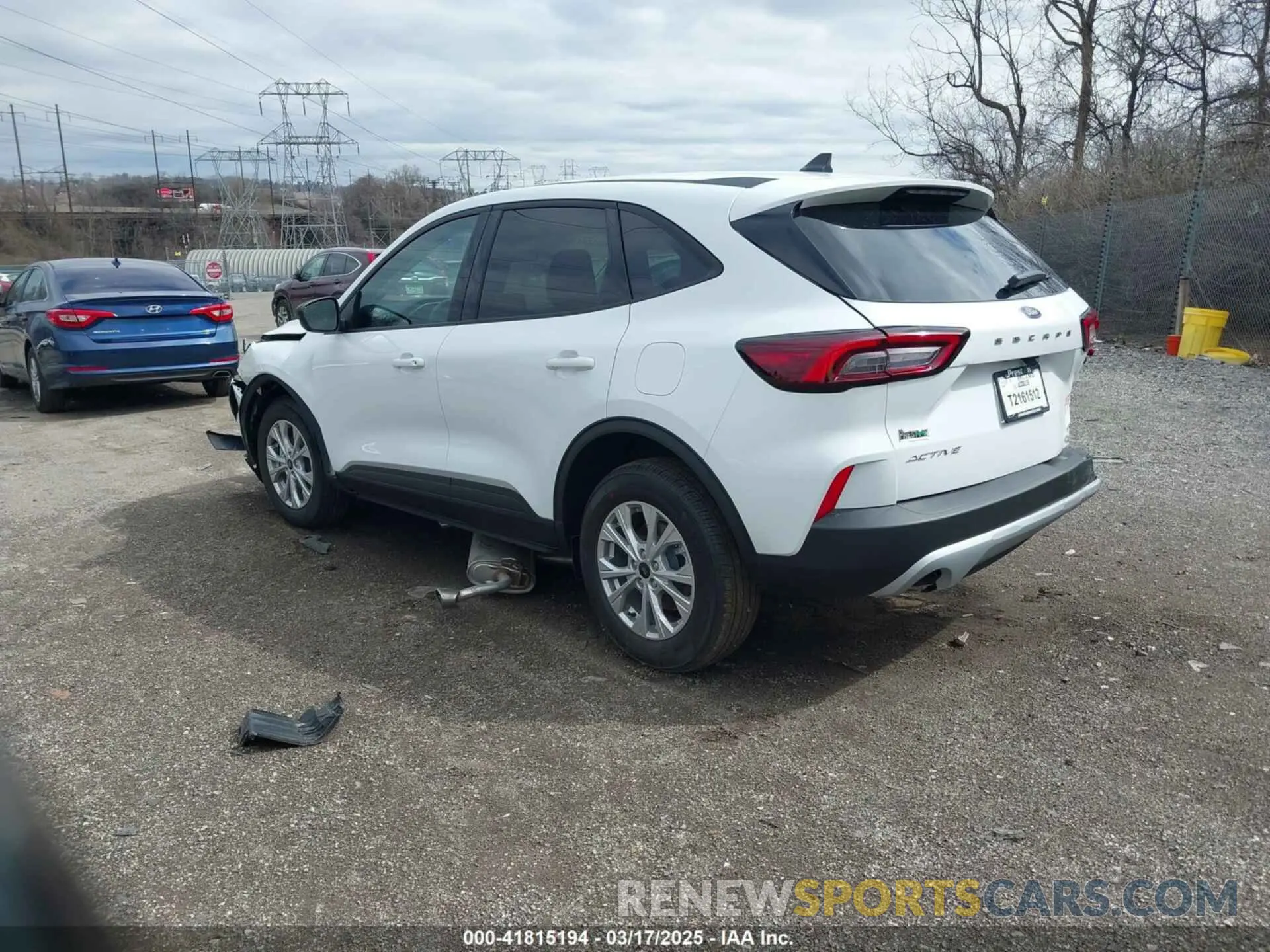 3 Photograph of a damaged car 1FMCU0GN0SUA19156 FORD ESCAPE 2025
