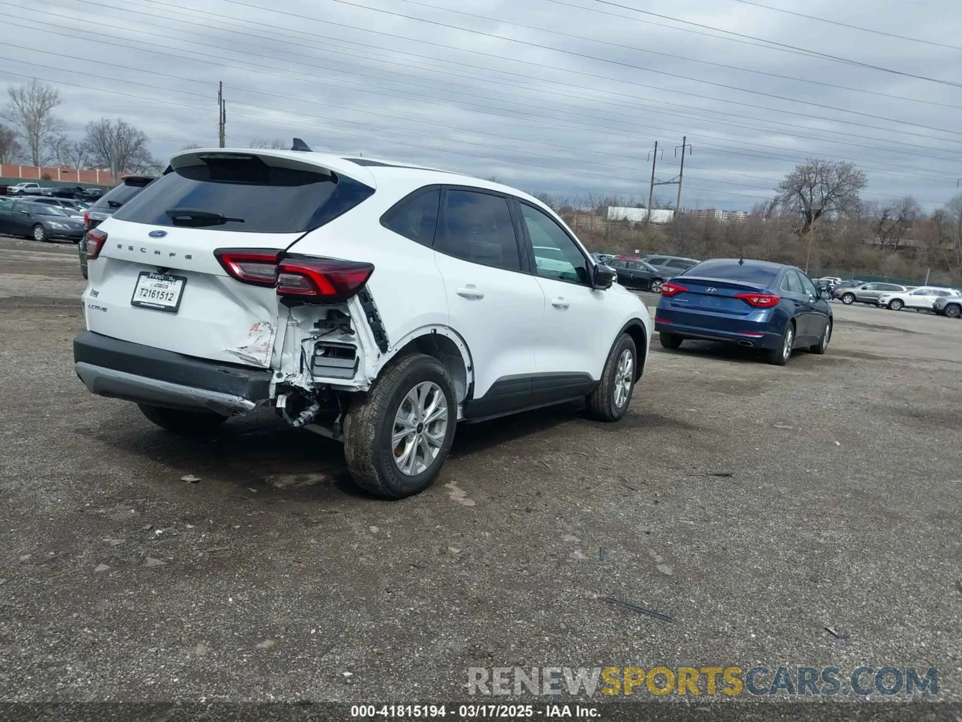 4 Photograph of a damaged car 1FMCU0GN0SUA19156 FORD ESCAPE 2025
