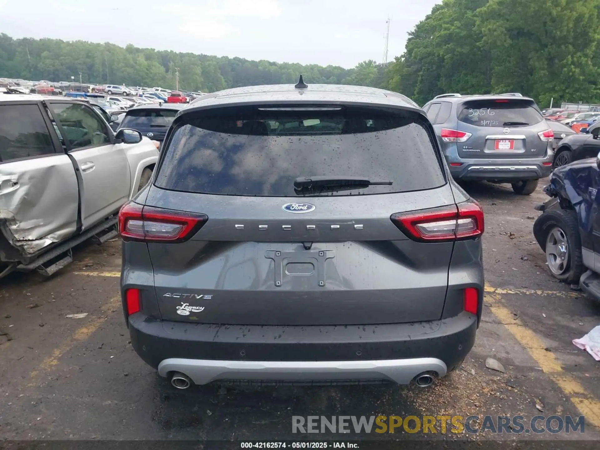 16 Photograph of a damaged car 1FMCU0GN3SUA07759 FORD ESCAPE 2025
