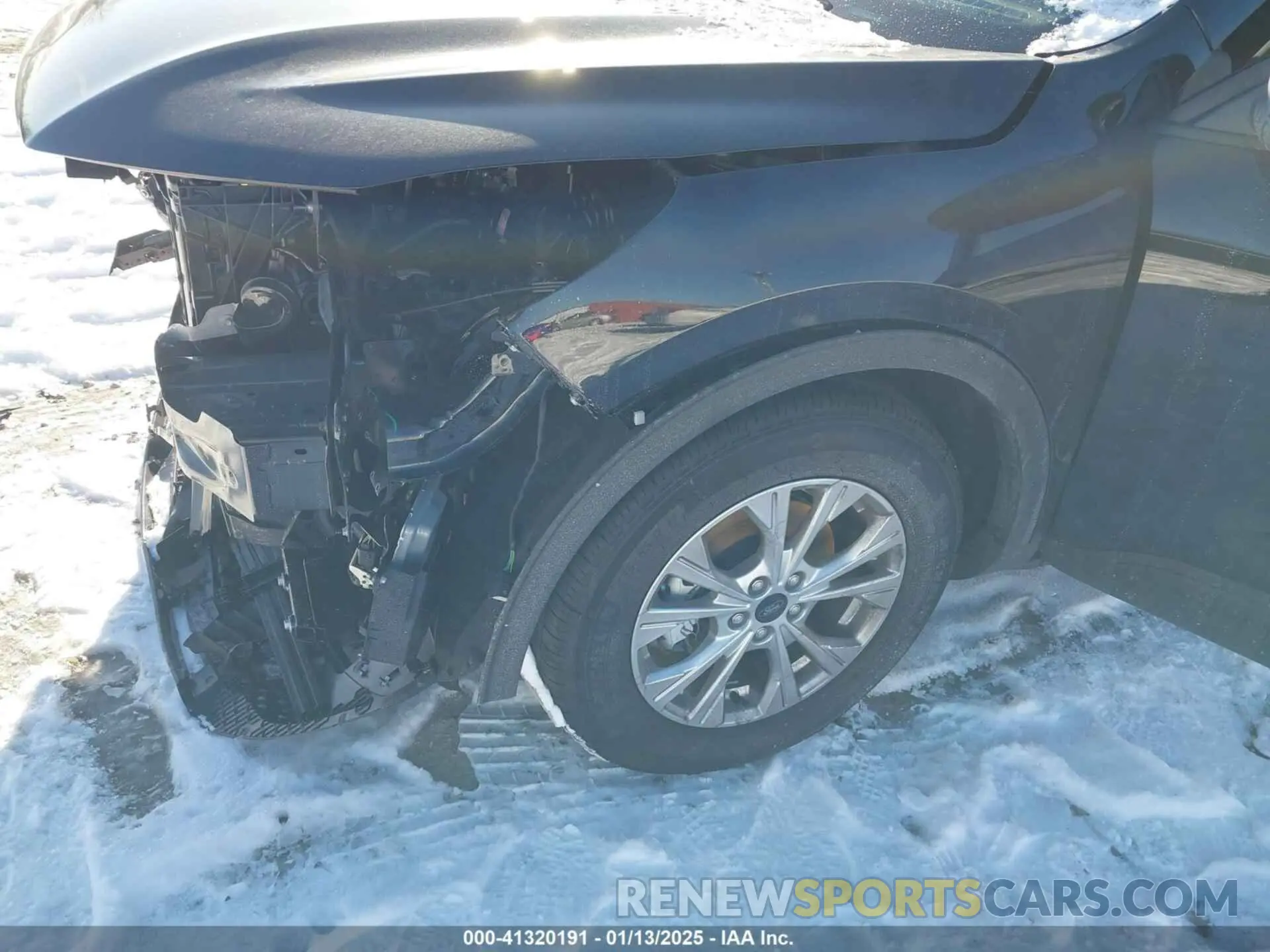 18 Photograph of a damaged car 1FMCU0GN5SUA35224 FORD ESCAPE 2025