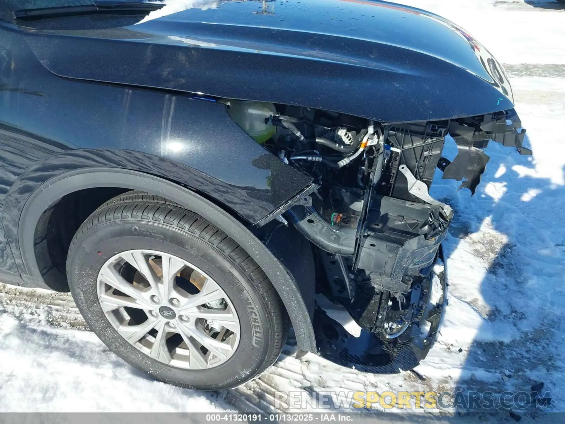 19 Photograph of a damaged car 1FMCU0GN5SUA35224 FORD ESCAPE 2025