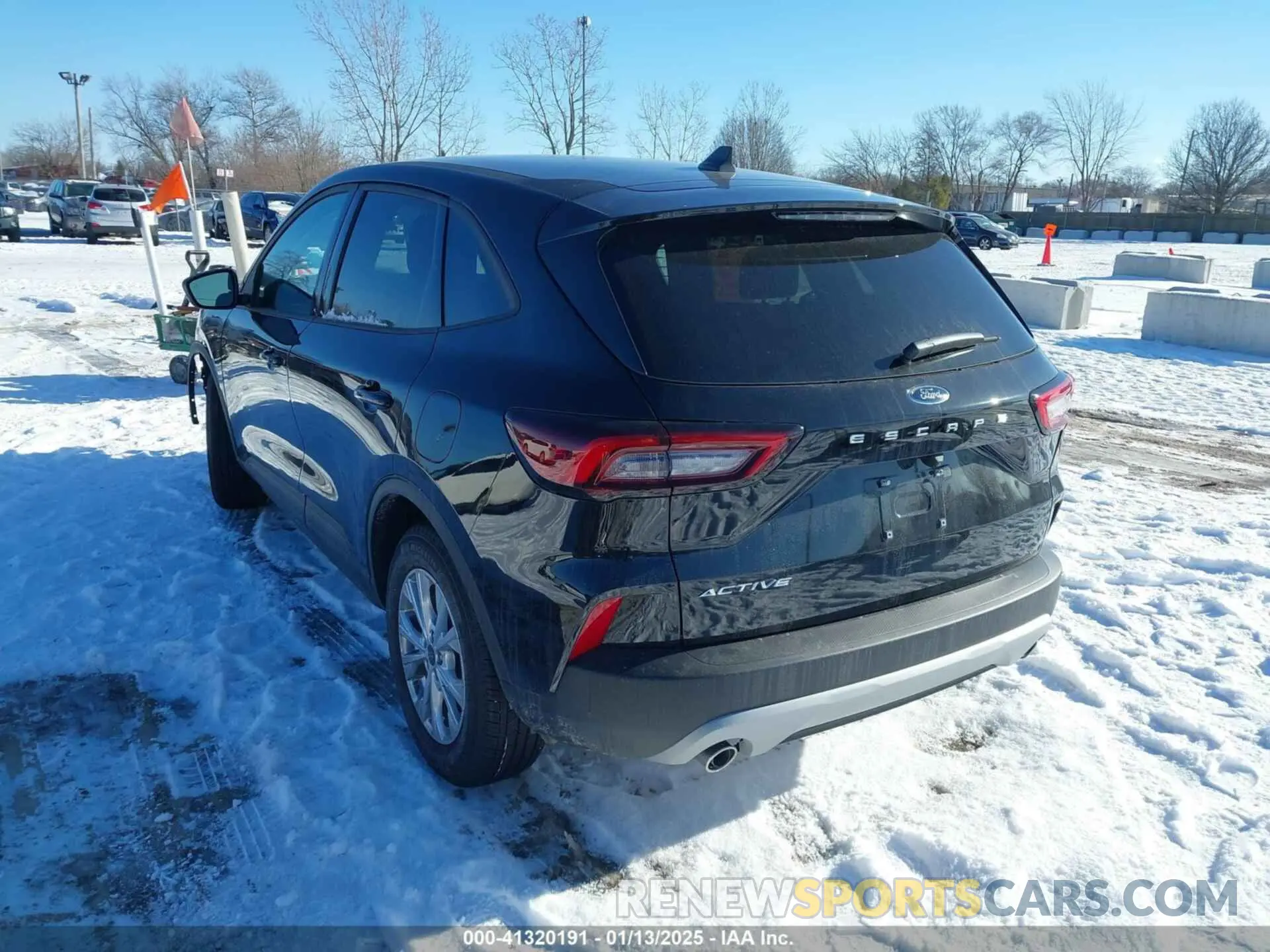 3 Photograph of a damaged car 1FMCU0GN5SUA35224 FORD ESCAPE 2025
