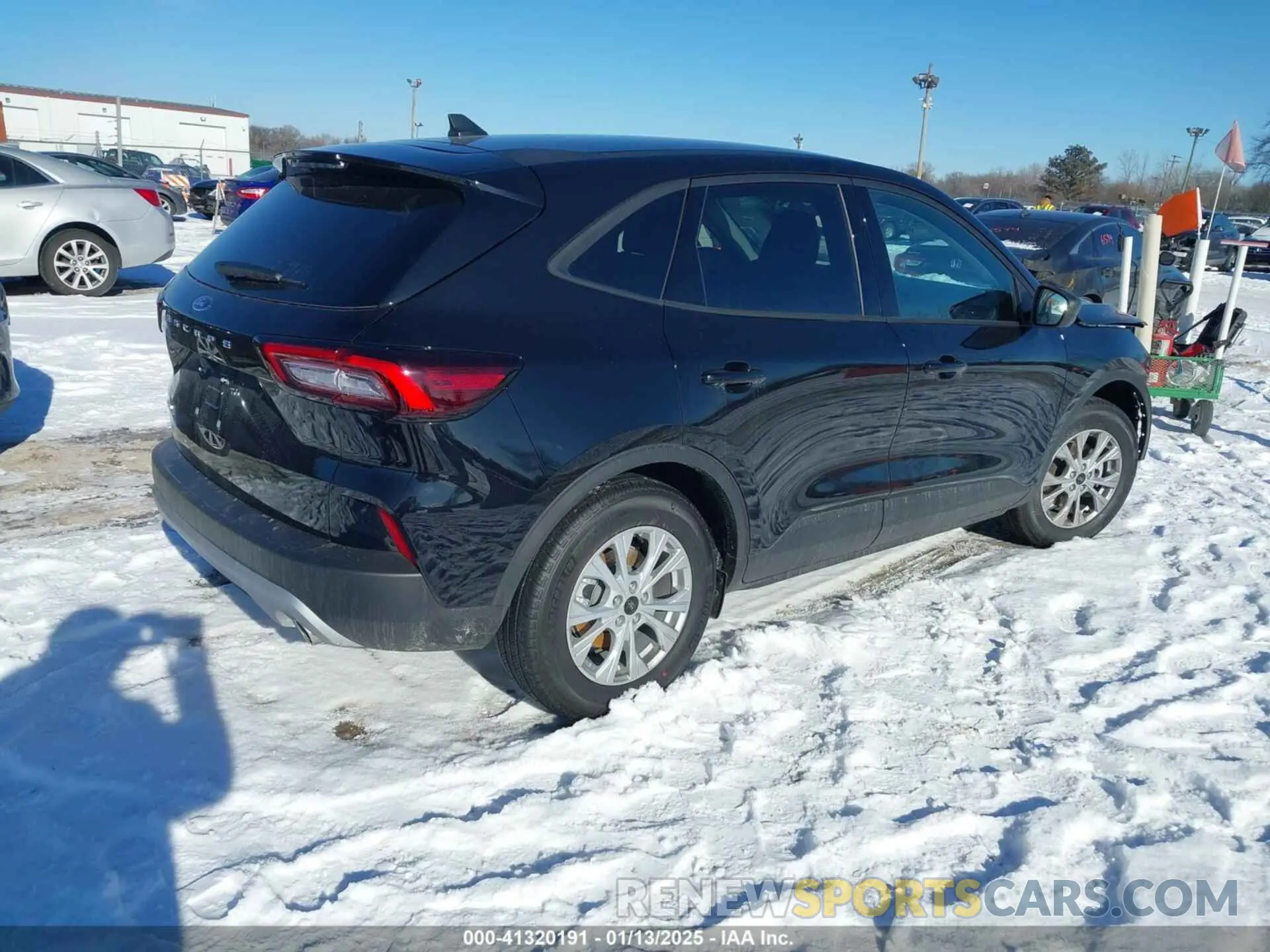 4 Photograph of a damaged car 1FMCU0GN5SUA35224 FORD ESCAPE 2025