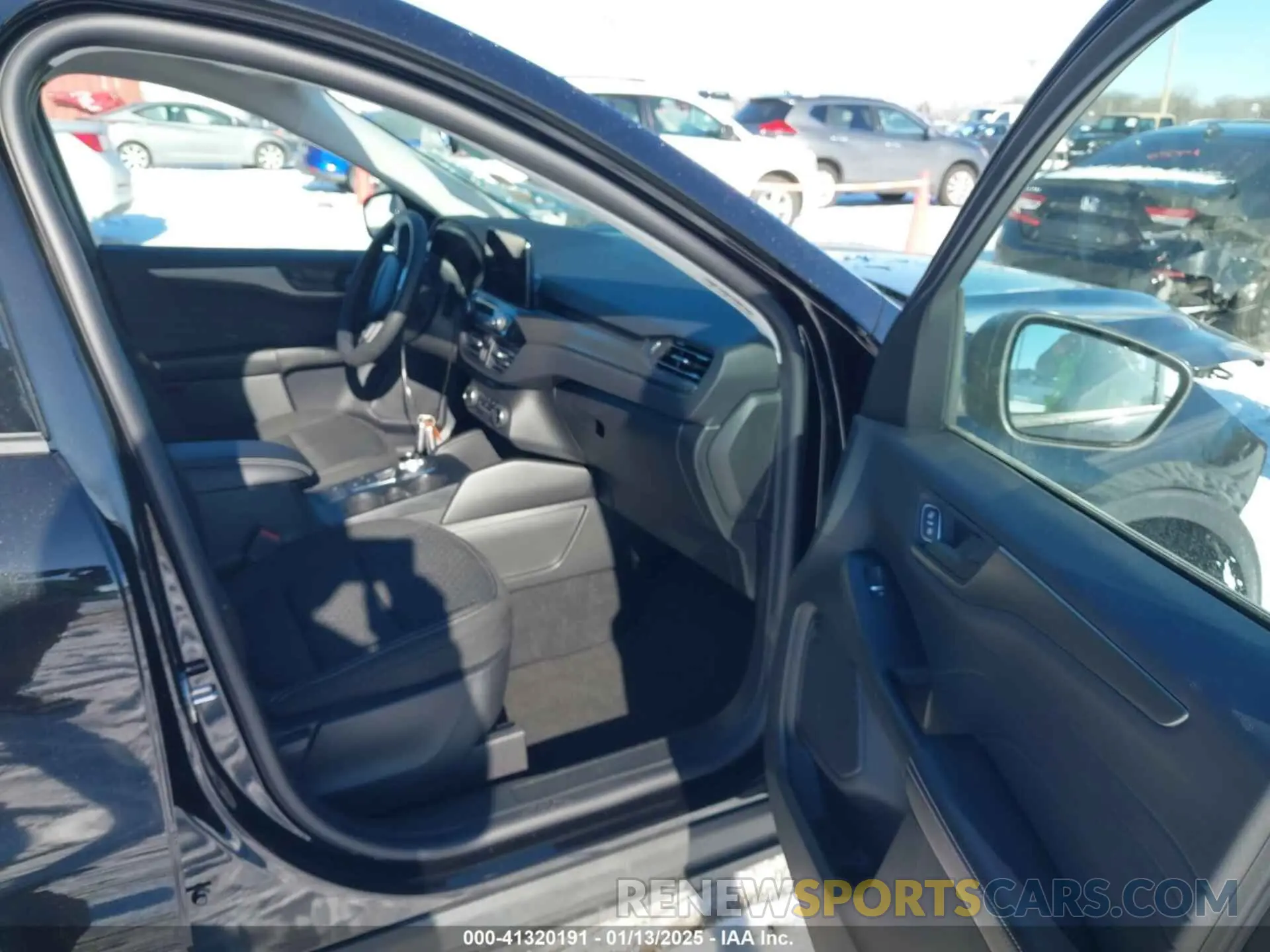 5 Photograph of a damaged car 1FMCU0GN5SUA35224 FORD ESCAPE 2025