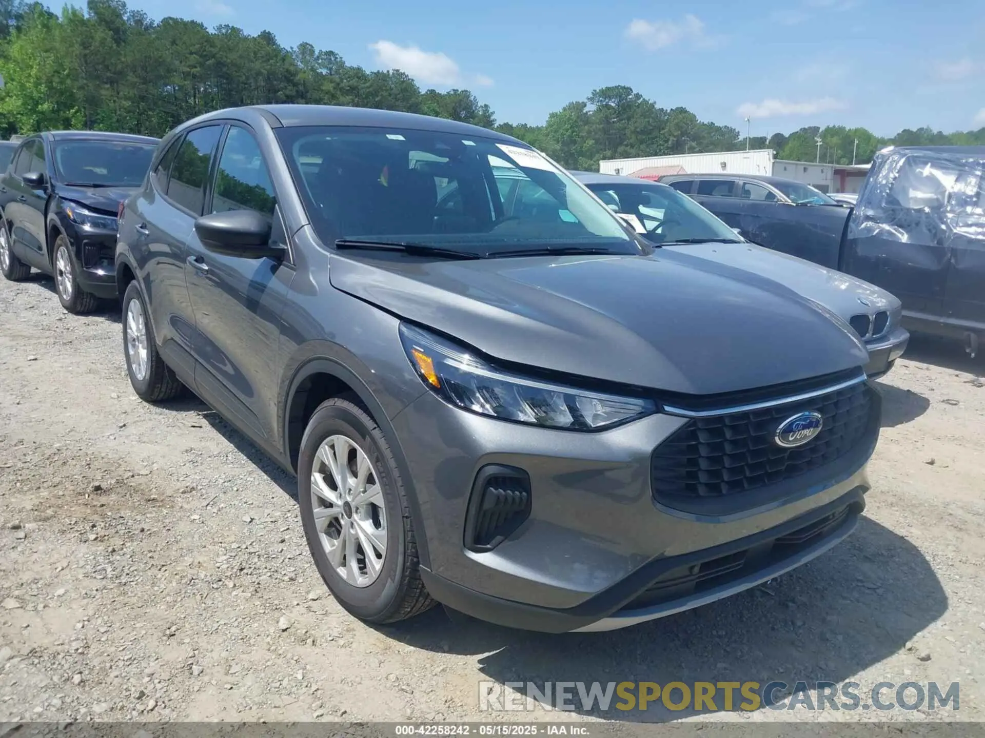 13 Photograph of a damaged car 1FMCU0GN5SUA62164 FORD ESCAPE 2025