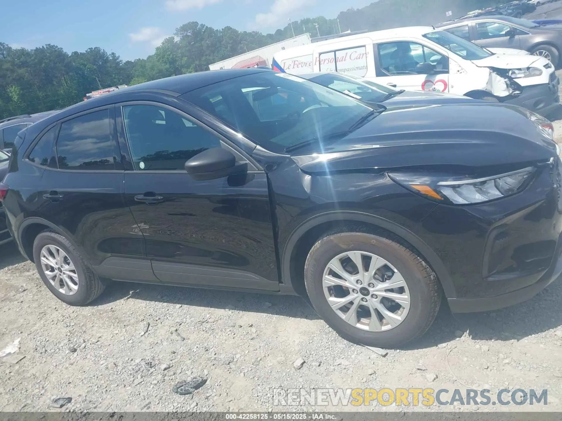 13 Photograph of a damaged car 1FMCU0GN5SUA63430 FORD ESCAPE 2025