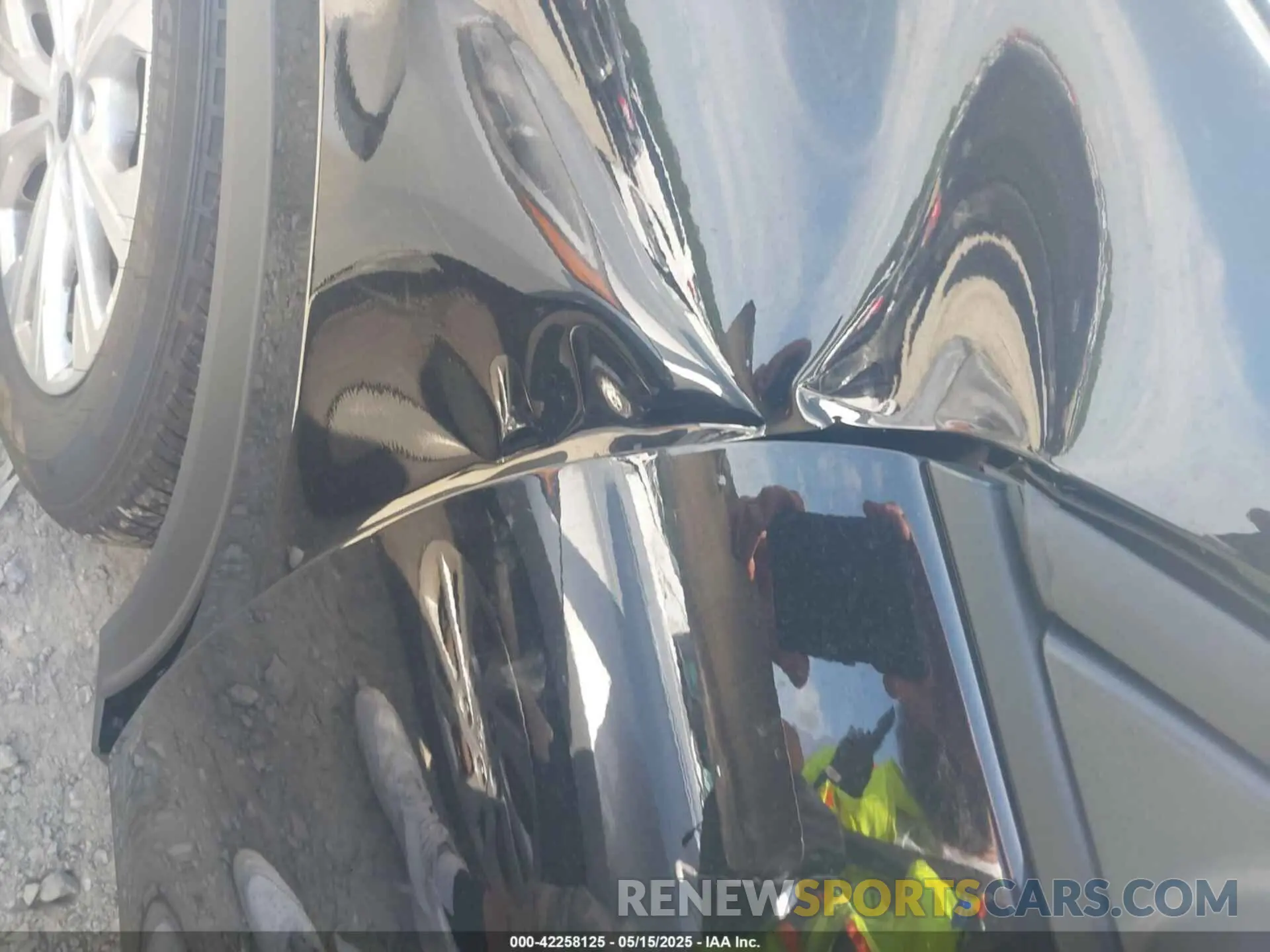 19 Photograph of a damaged car 1FMCU0GN5SUA63430 FORD ESCAPE 2025
