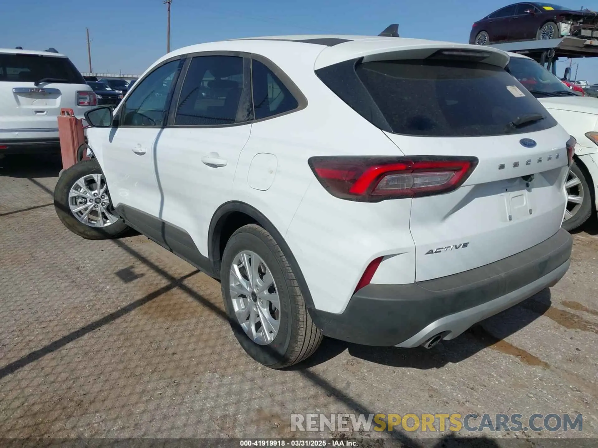 3 Photograph of a damaged car 1FMCU0GN7SUA42806 FORD ESCAPE 2025