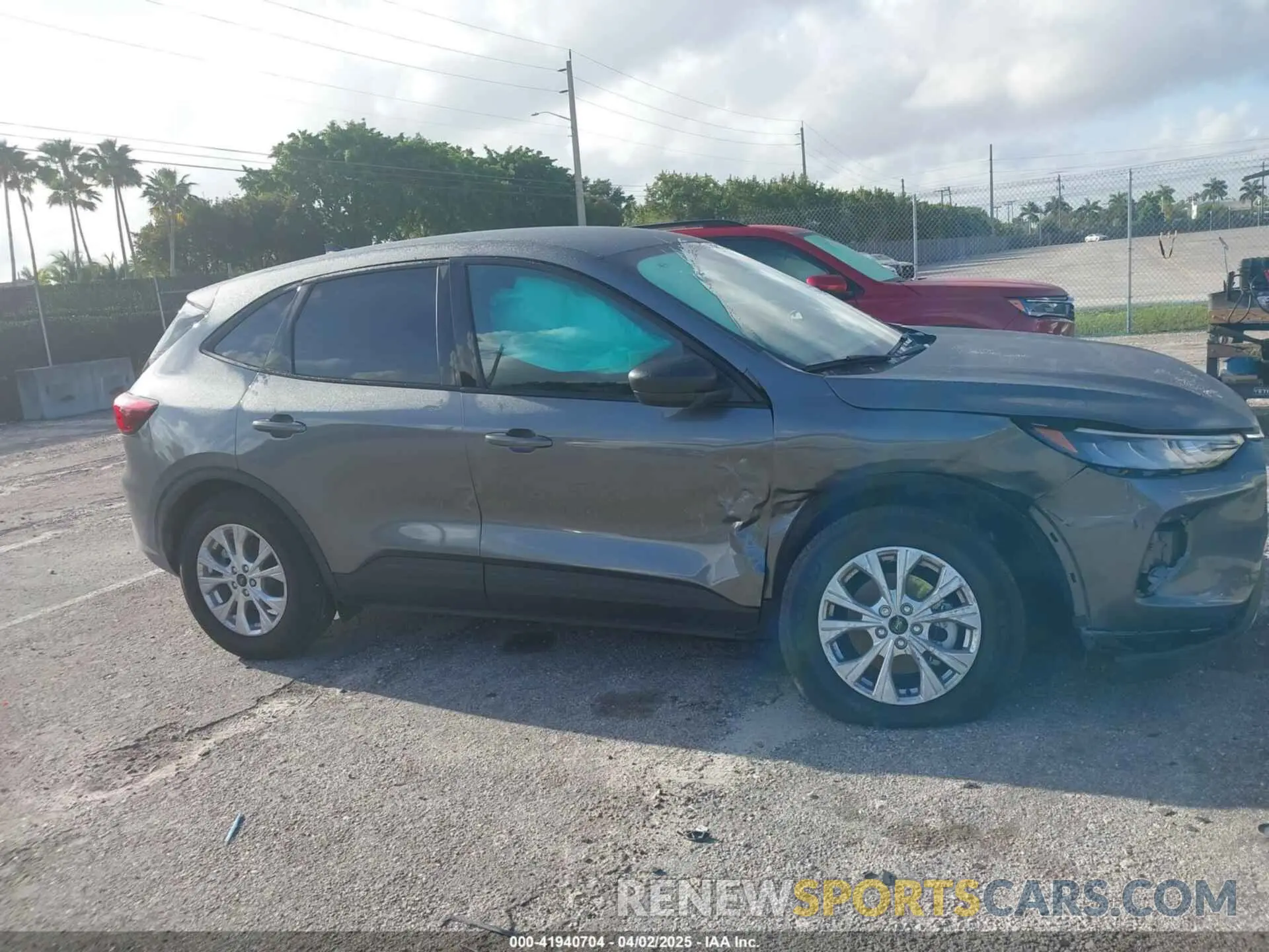 13 Photograph of a damaged car 1FMCU0GN8SUA16537 FORD ESCAPE 2025