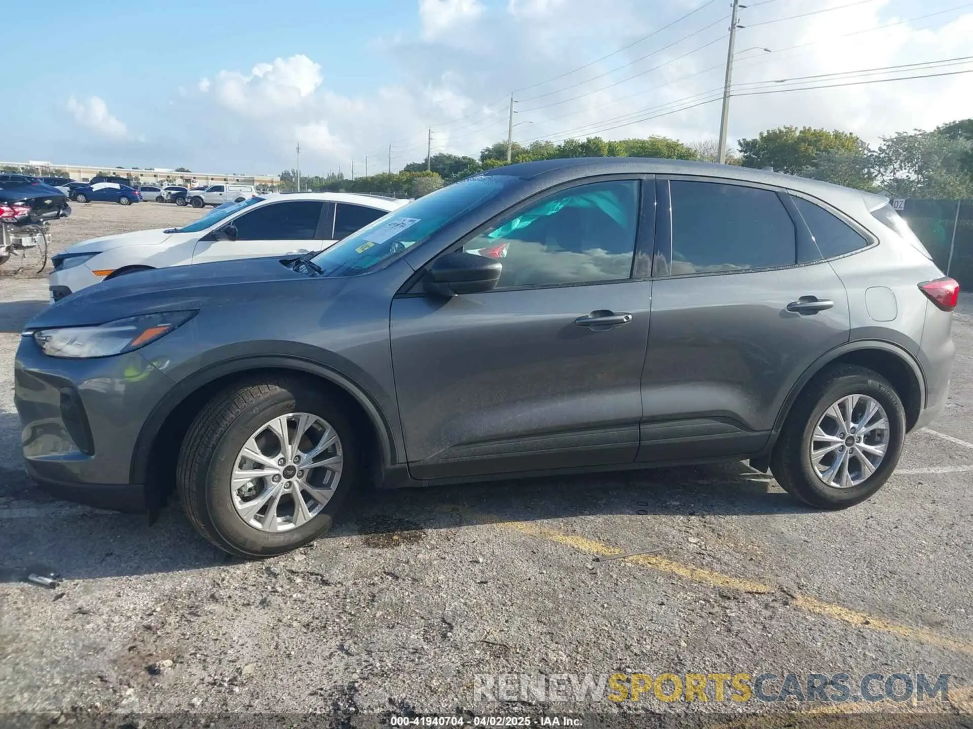 14 Photograph of a damaged car 1FMCU0GN8SUA16537 FORD ESCAPE 2025