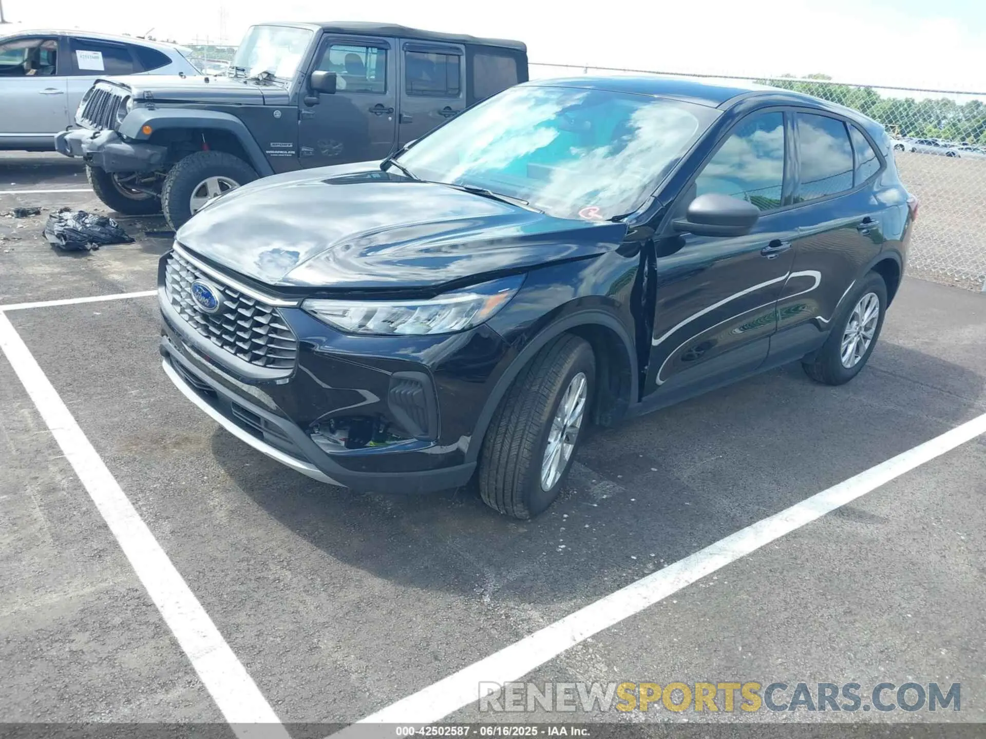 2 Photograph of a damaged car 1FMCU0GN9SUA67139 FORD ESCAPE 2025