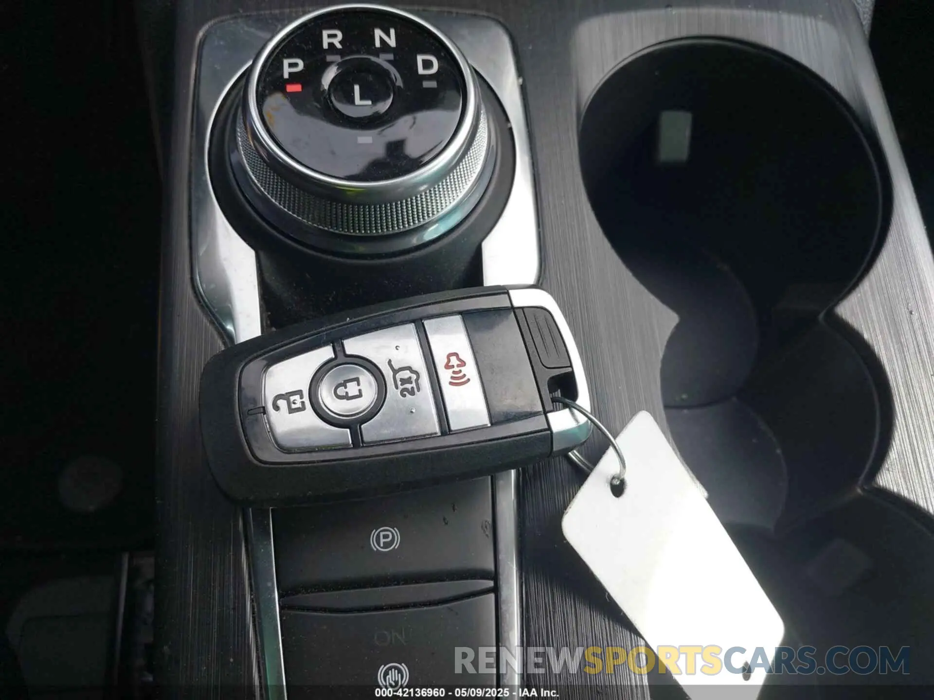 11 Photograph of a damaged car 1FMCU0GNXSUA45604 FORD ESCAPE 2025