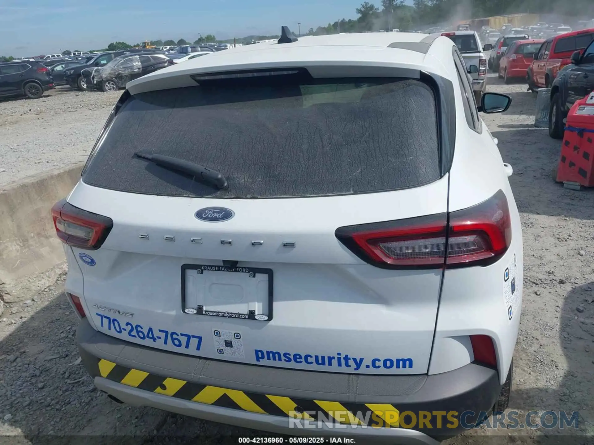 16 Photograph of a damaged car 1FMCU0GNXSUA45604 FORD ESCAPE 2025