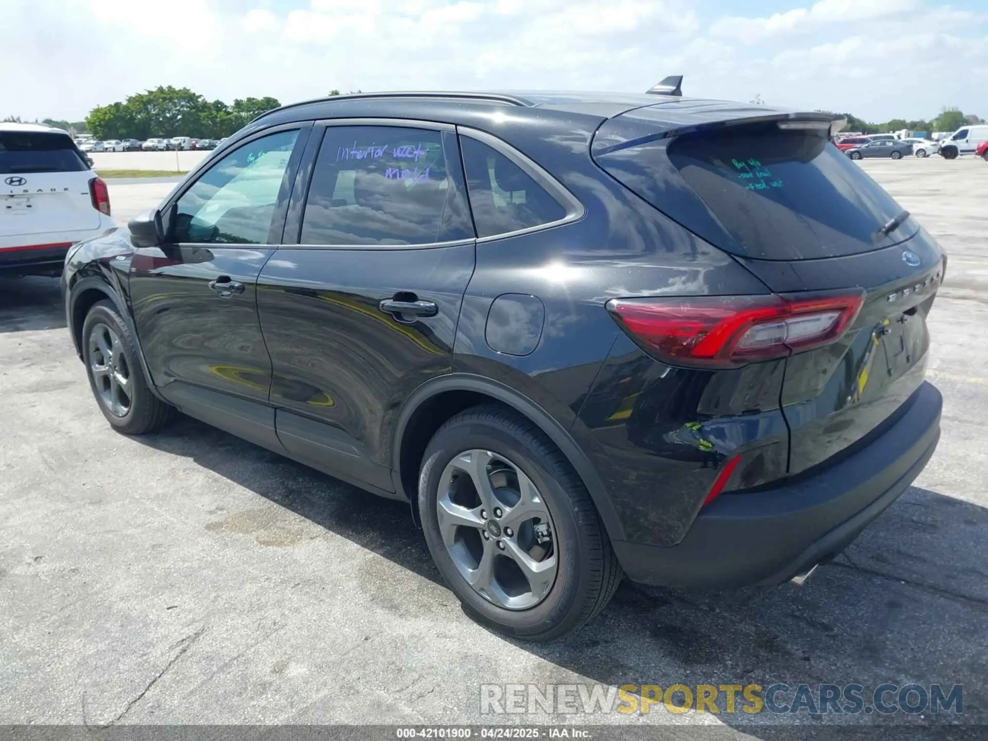 3 Photograph of a damaged car 1FMCU0MN1SUA09756 FORD ESCAPE 2025
