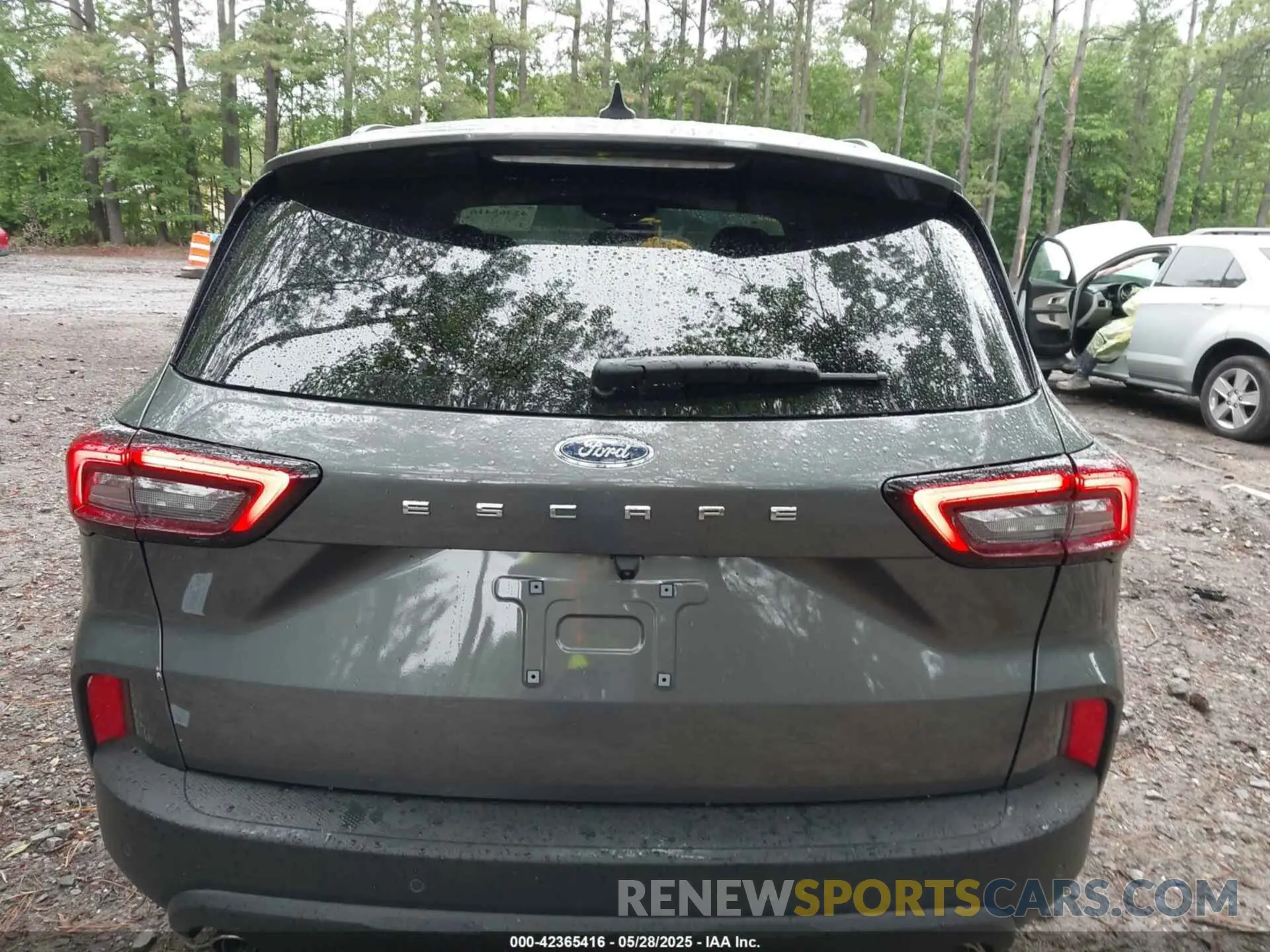 16 Photograph of a damaged car 1FMCU0MN1SUA53479 FORD ESCAPE 2025