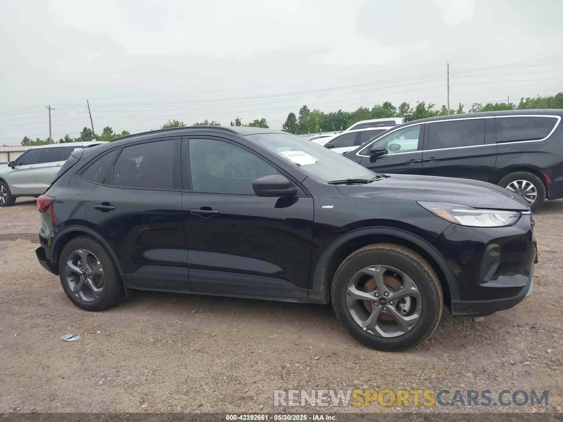 13 Photograph of a damaged car 1FMCU0MN2SUA09328 FORD ESCAPE 2025