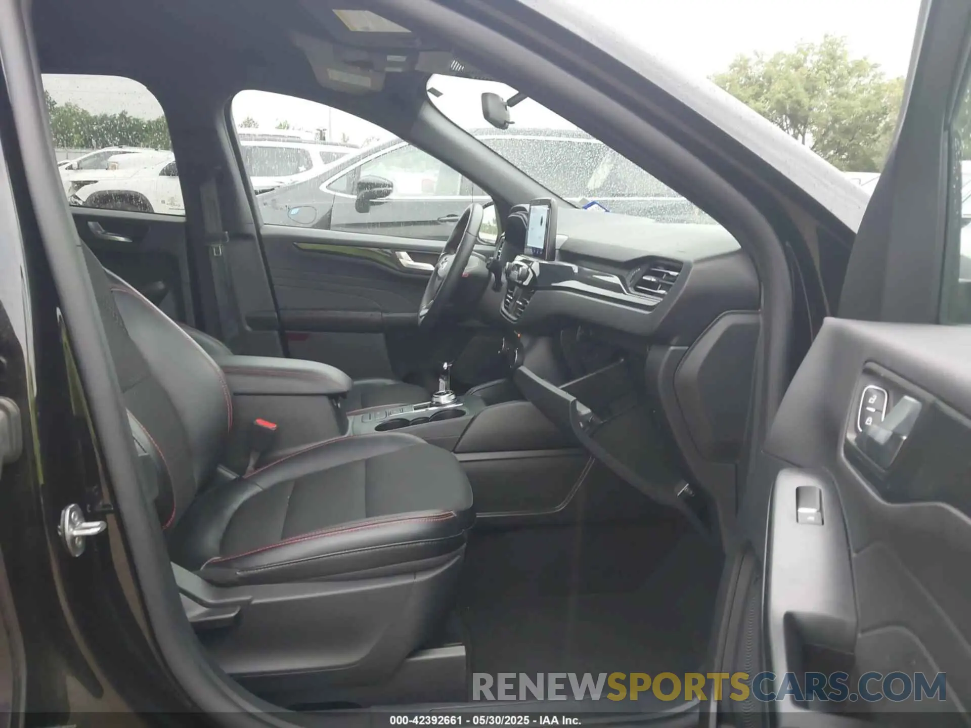 5 Photograph of a damaged car 1FMCU0MN2SUA09328 FORD ESCAPE 2025