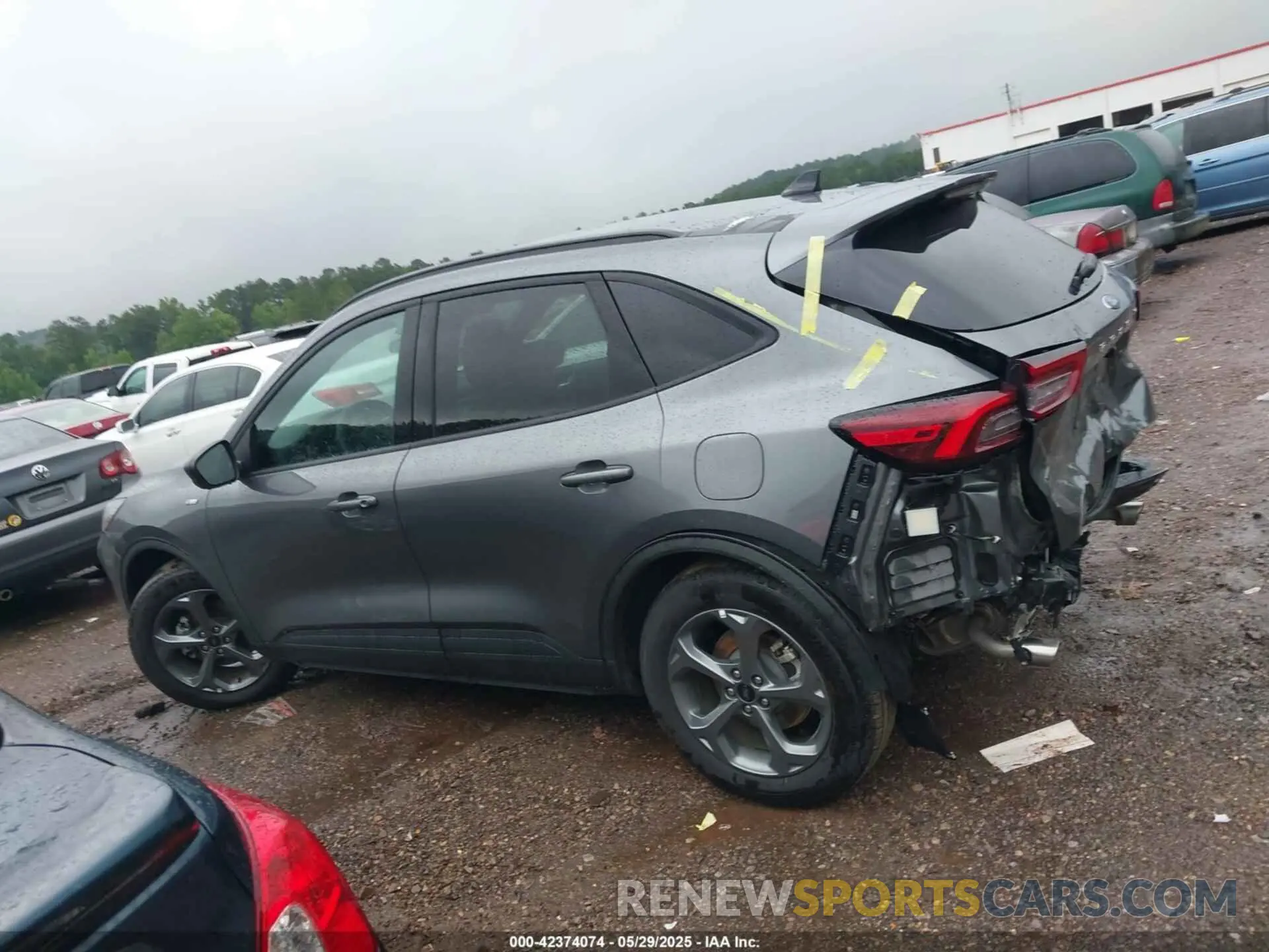14 Photograph of a damaged car 1FMCU0MN3SUA09631 FORD ESCAPE 2025