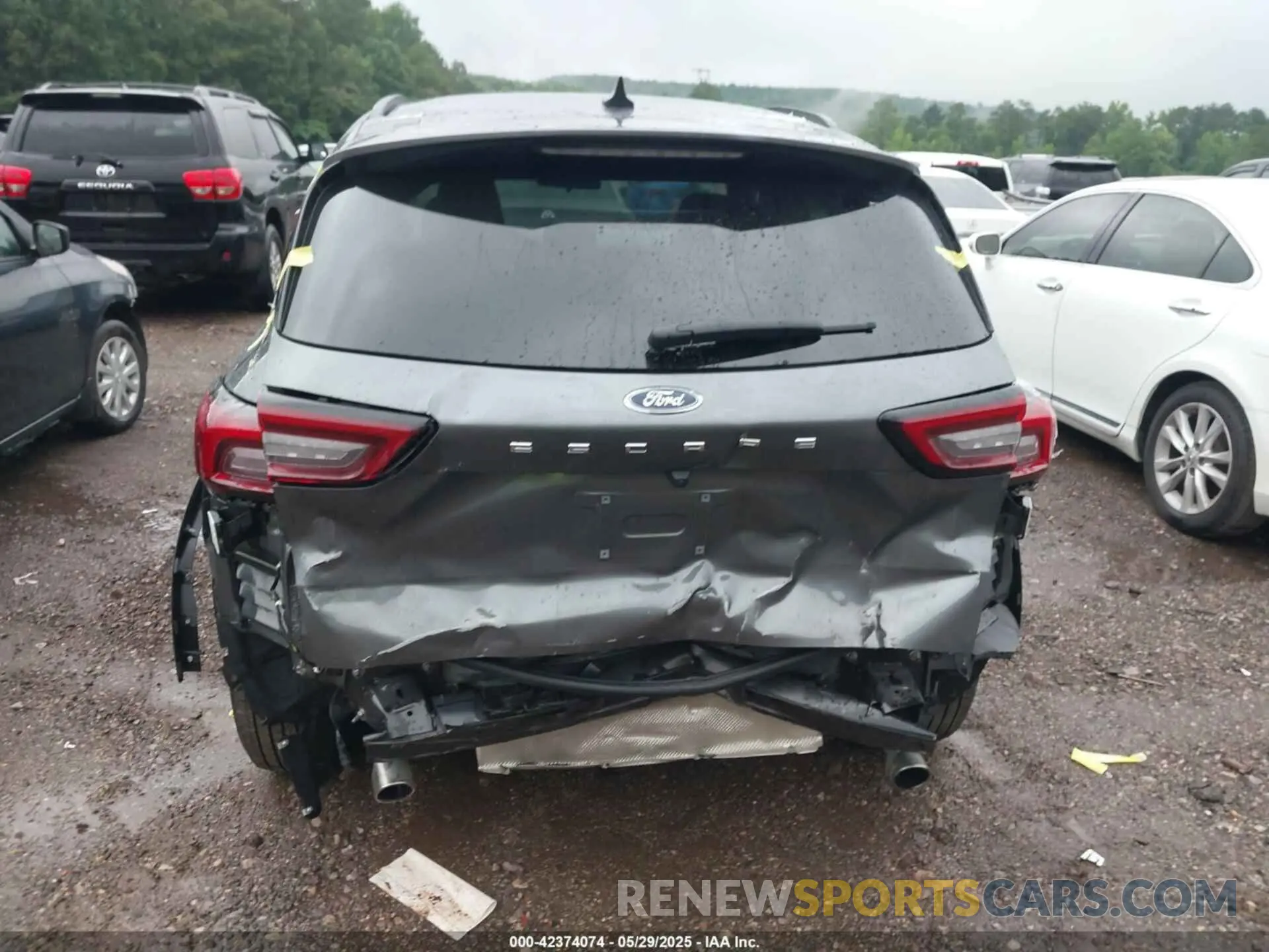 16 Photograph of a damaged car 1FMCU0MN3SUA09631 FORD ESCAPE 2025