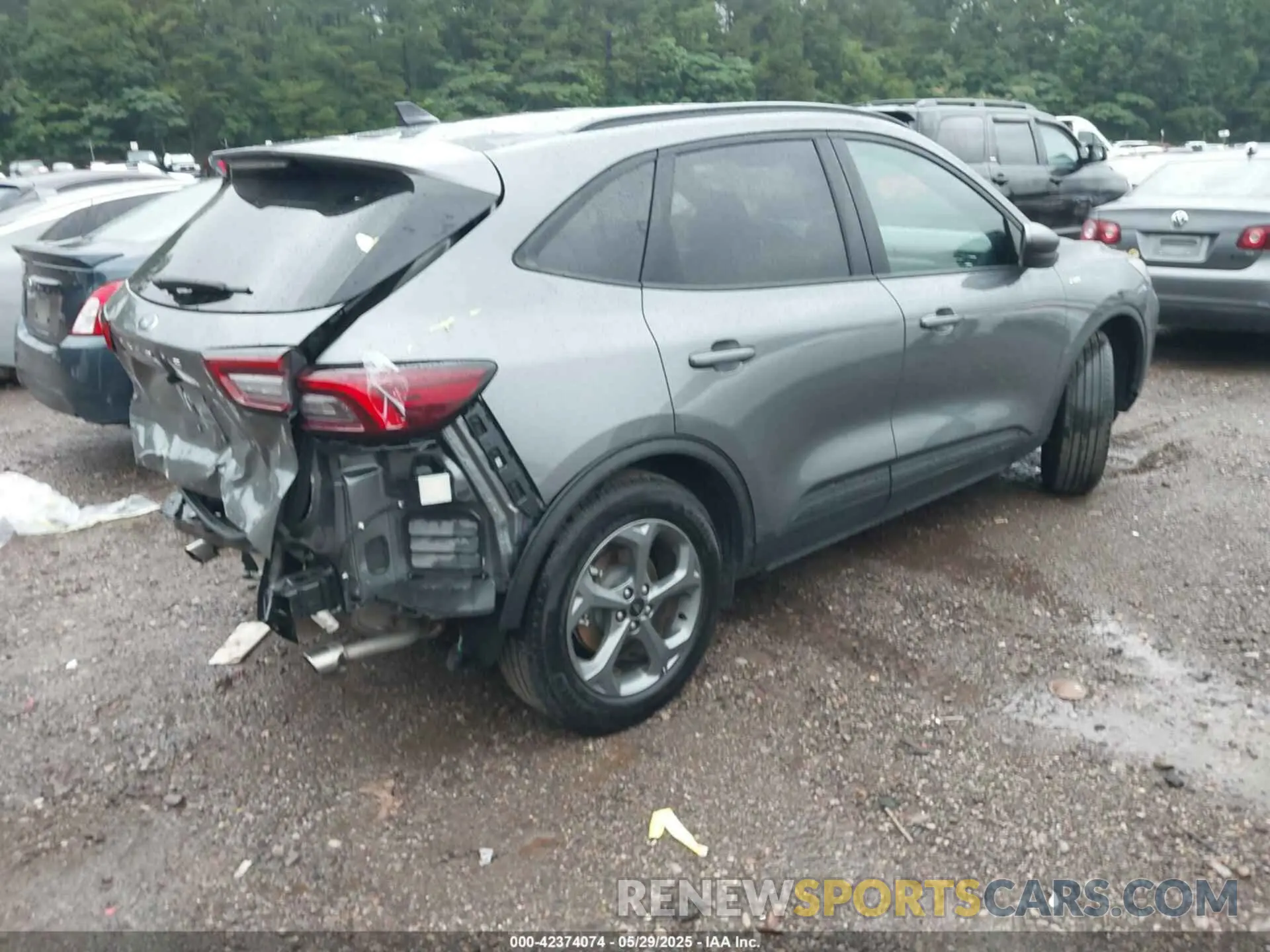 4 Photograph of a damaged car 1FMCU0MN3SUA09631 FORD ESCAPE 2025