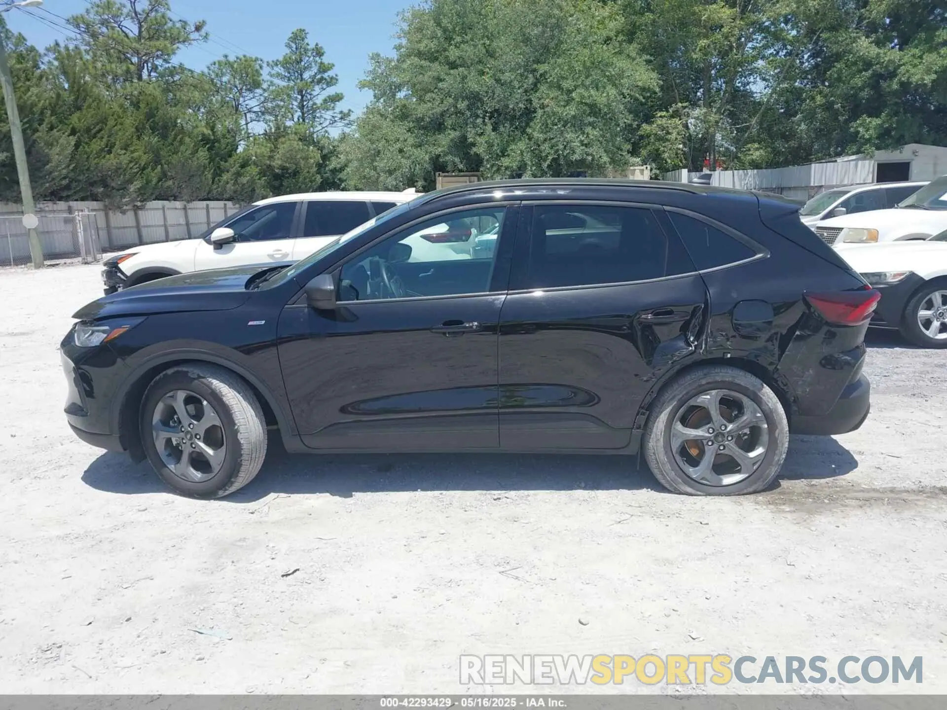 14 Photograph of a damaged car 1FMCU0MN3SUA41592 FORD ESCAPE 2025