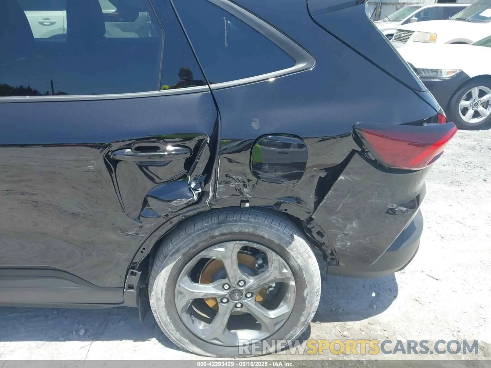 6 Photograph of a damaged car 1FMCU0MN3SUA41592 FORD ESCAPE 2025