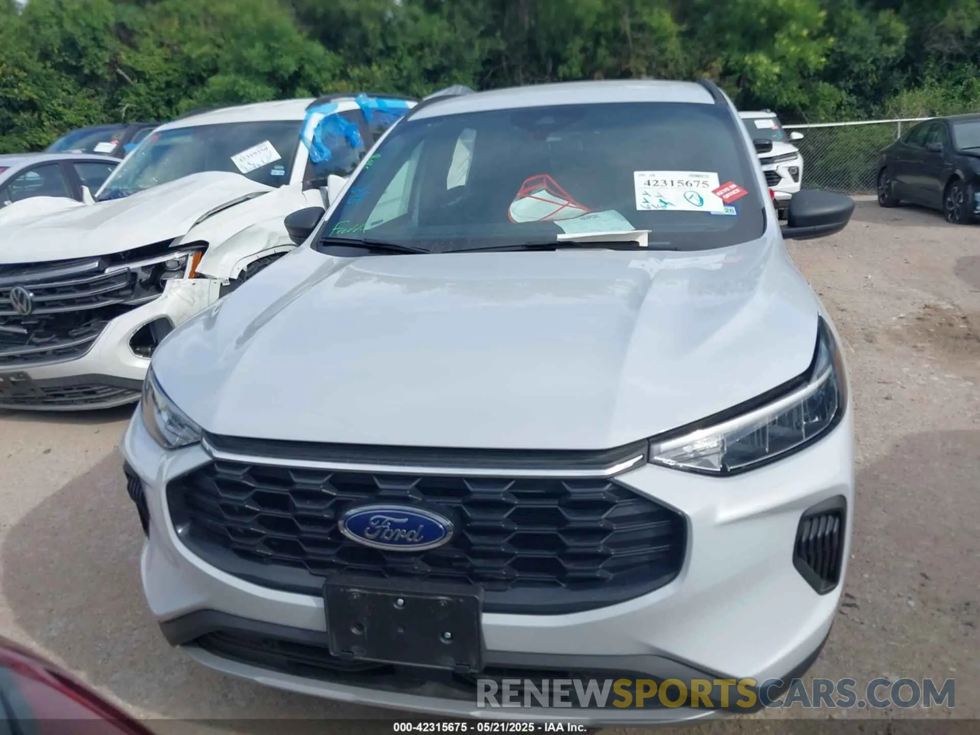 12 Photograph of a damaged car 1FMCU0MN6SUA57026 FORD ESCAPE 2025