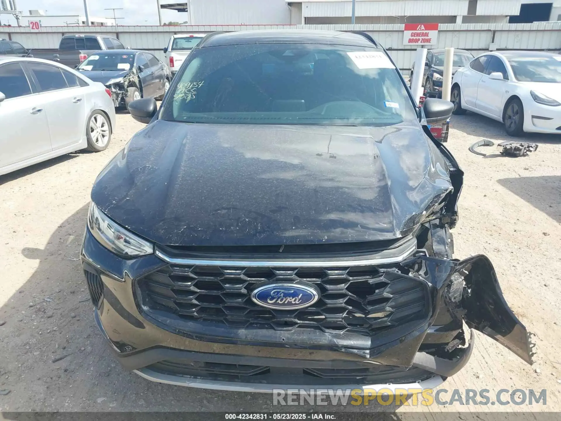 13 Photograph of a damaged car 1FMCU0MN8SUA09401 FORD ESCAPE 2025