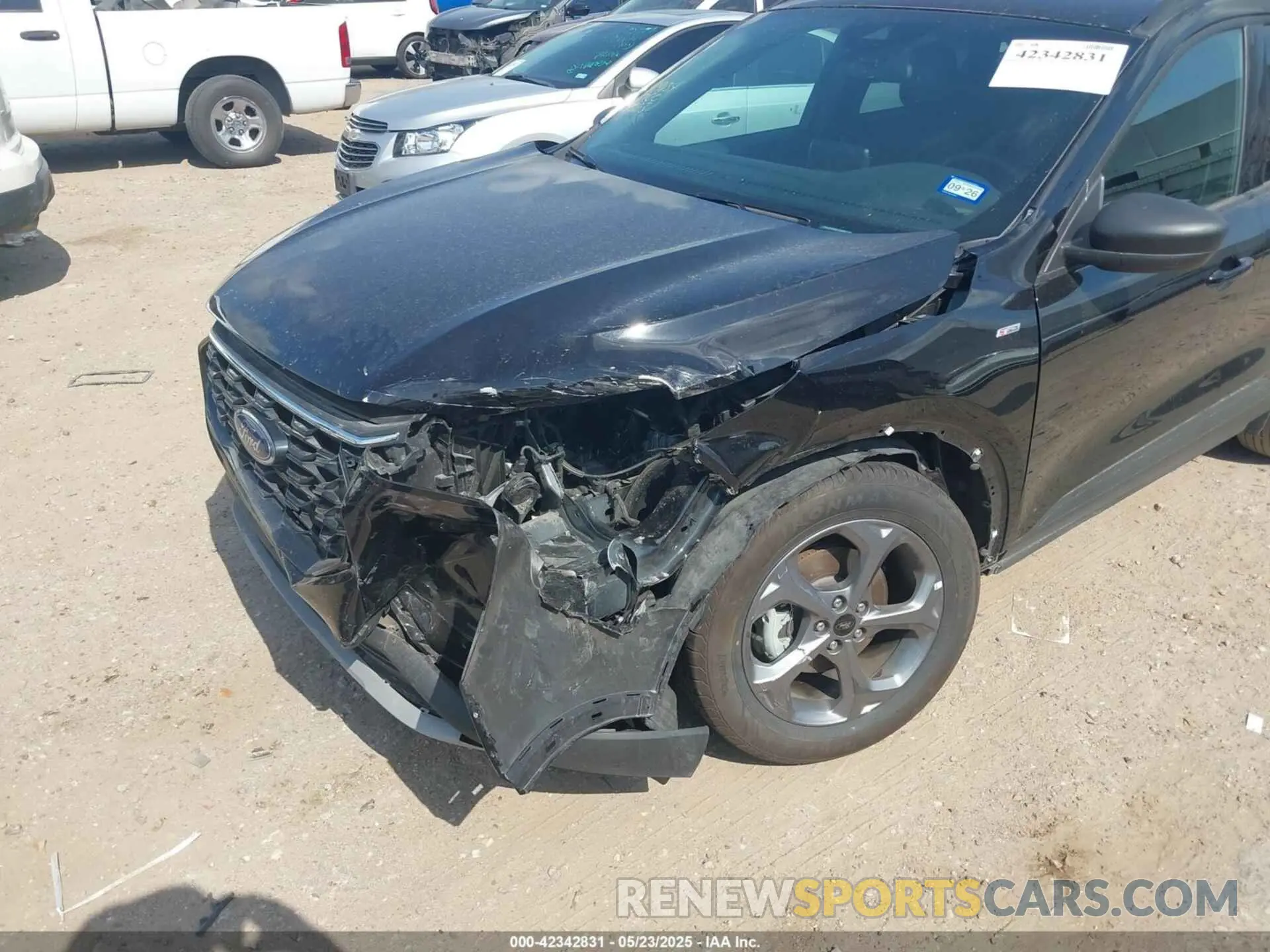 6 Photograph of a damaged car 1FMCU0MN8SUA09401 FORD ESCAPE 2025