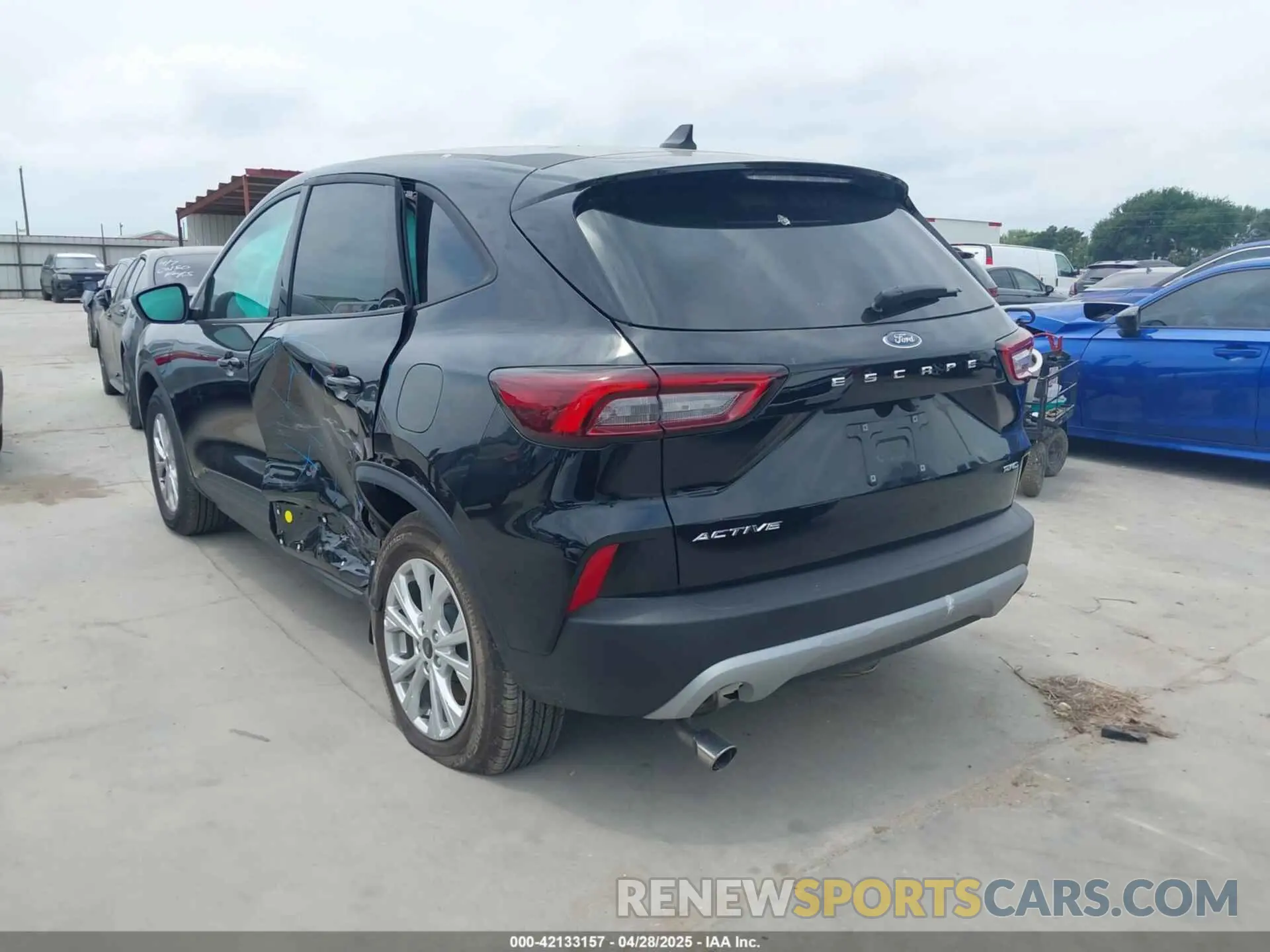 3 Photograph of a damaged car 1FMCU9GN0SUA43610 FORD ESCAPE 2025