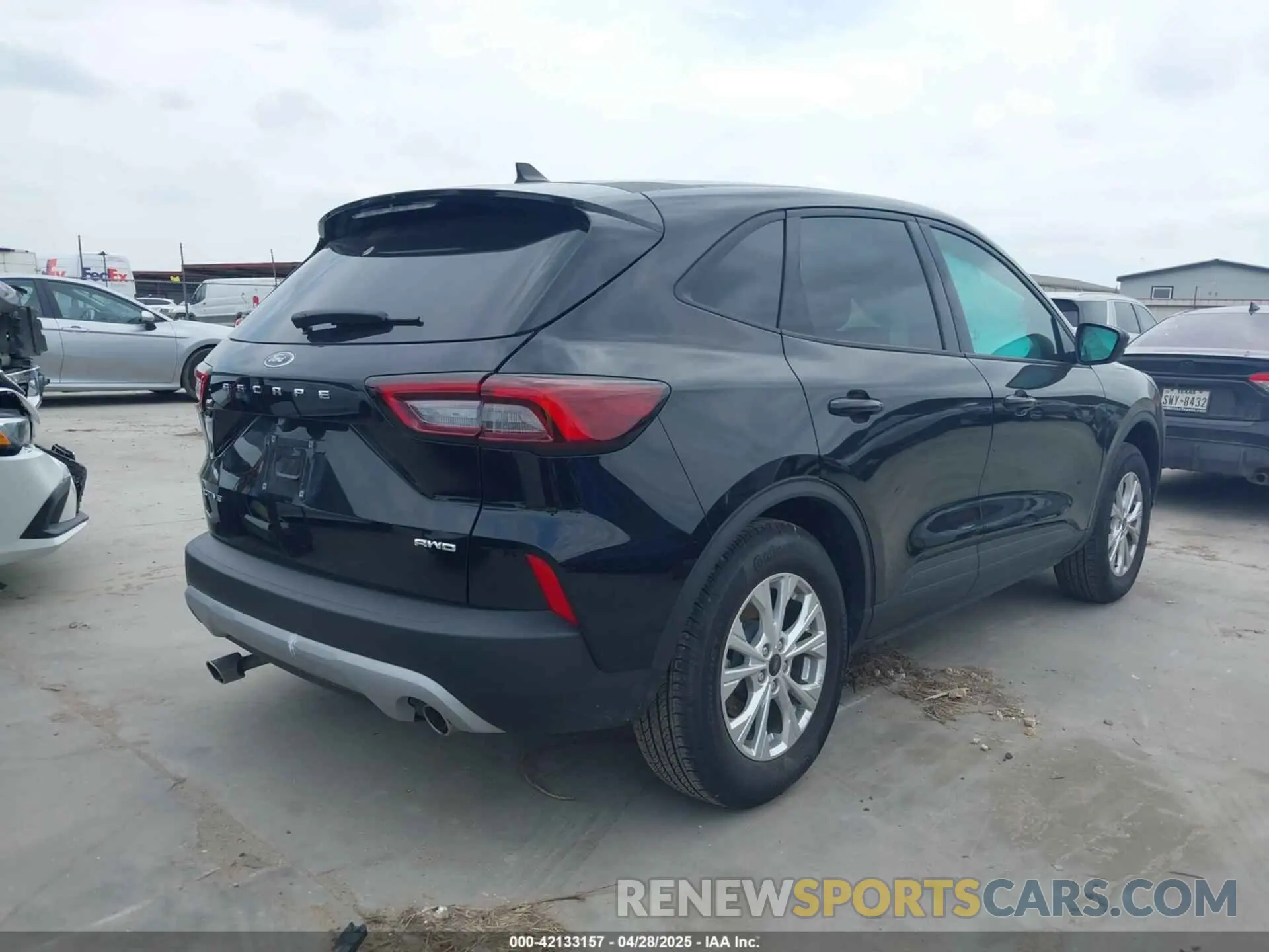 4 Photograph of a damaged car 1FMCU9GN0SUA43610 FORD ESCAPE 2025